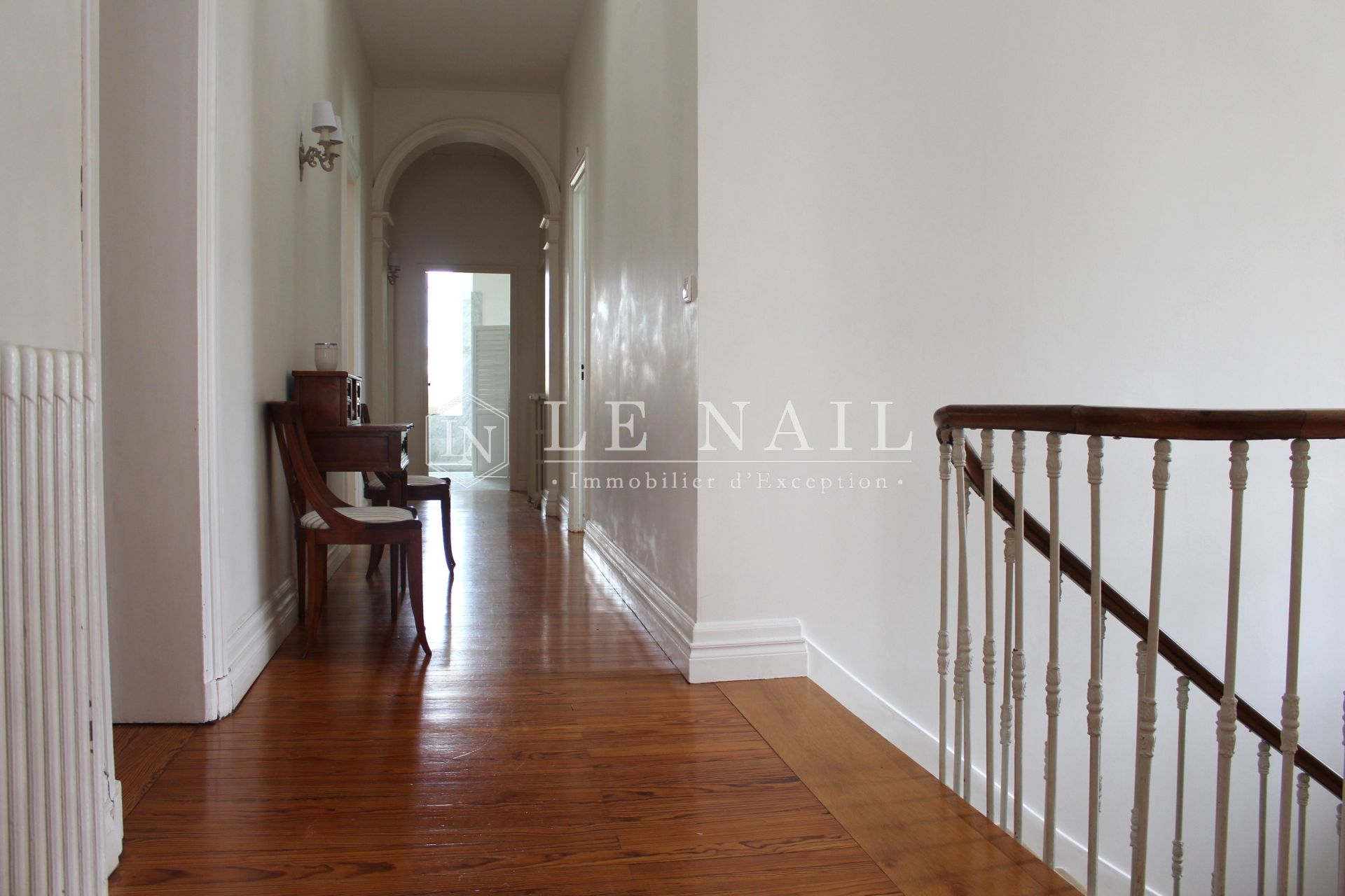 mansion 13 rooms for sale on BORDEAUX (33000)