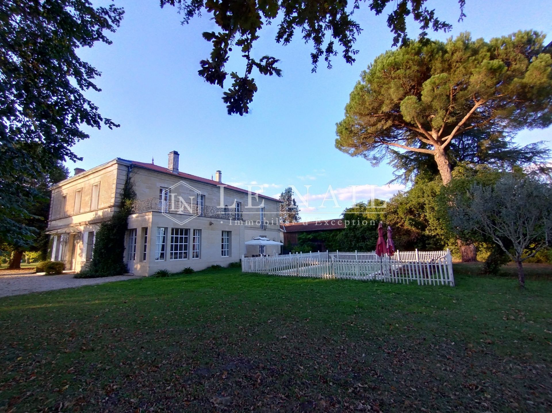 maison de maître 13 pièces en vente à BORDEAUX (33000)