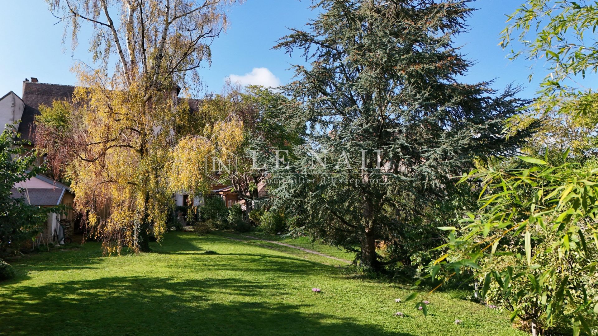 house 15 rooms for sale on ST POURCAIN SUR SIOULE (03500)