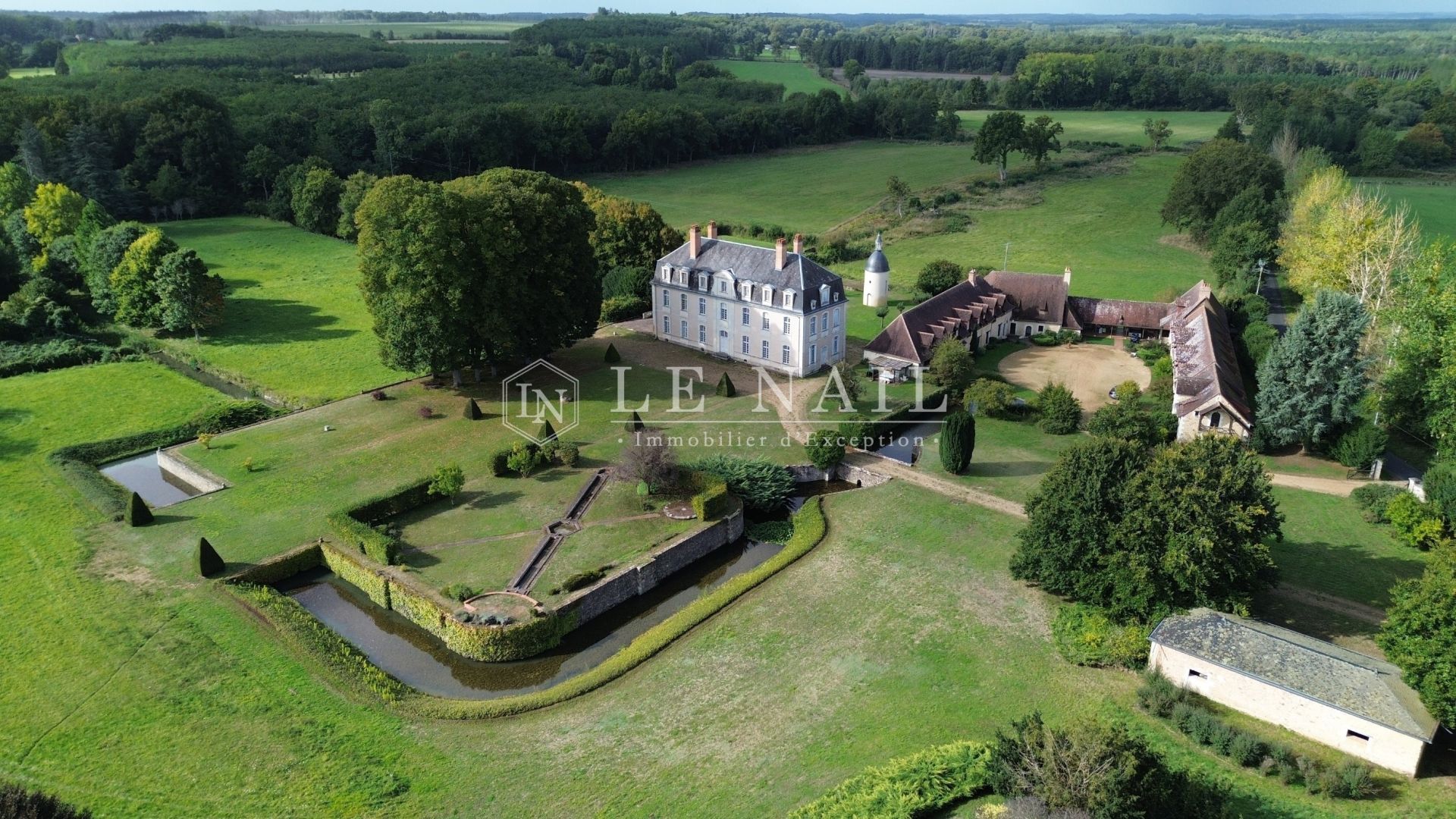 château 22 pièces en vente à LA FLECHE (72200) - Plus de details