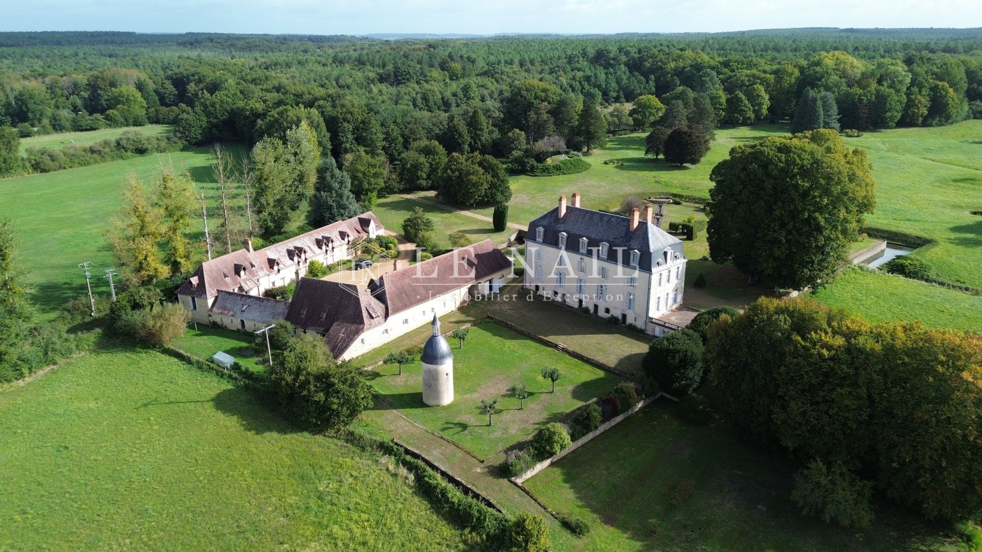 castle 22 rooms for sale on LA FLECHE (72200)