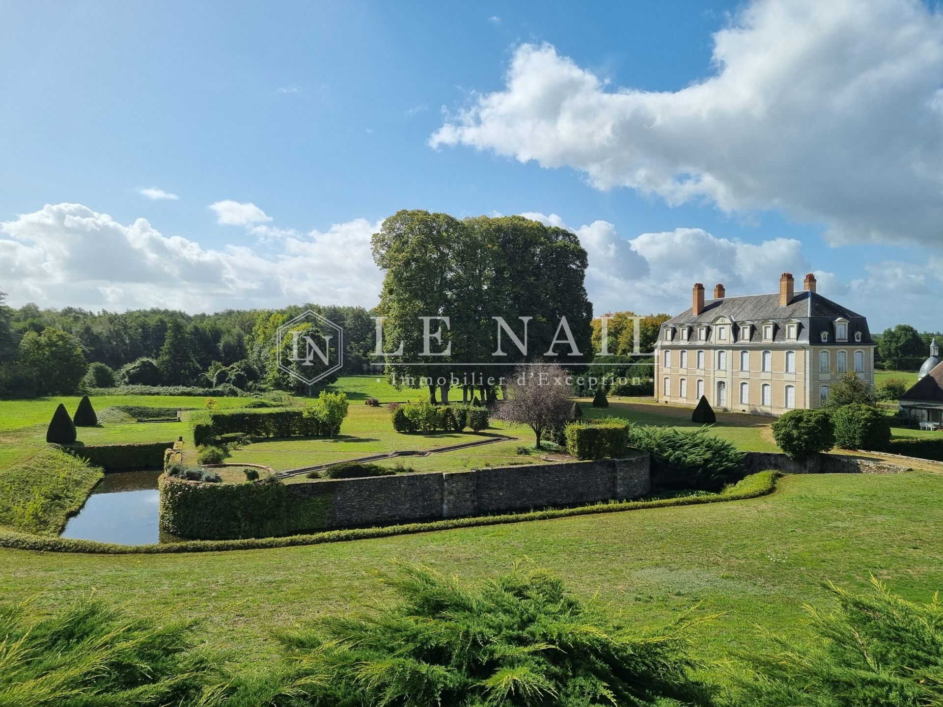 castle 22 rooms for sale on LA FLECHE (72200)