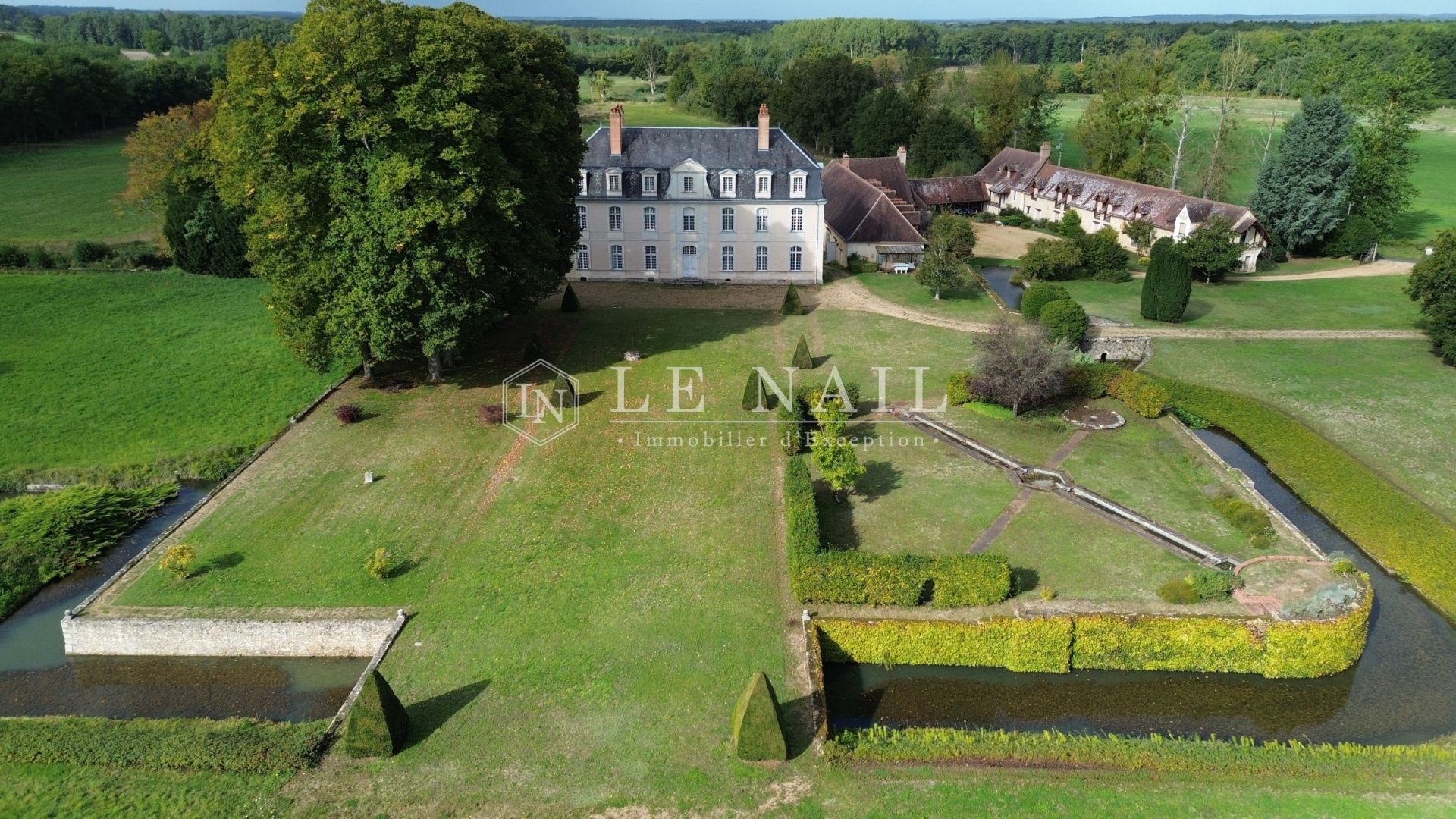 castle 22 rooms for sale on LA FLECHE (72200)
