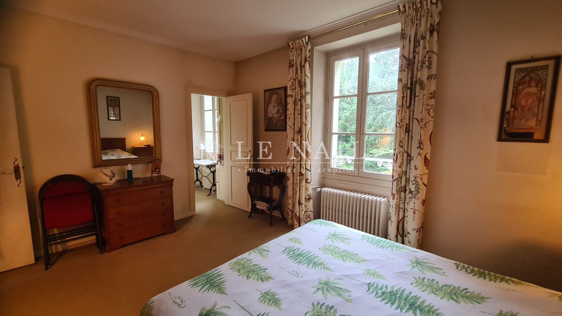 mansion (hôtel particulier) 9 rooms for sale on RENNES (35000)