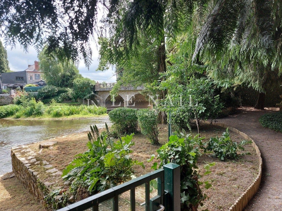 mansion (hôtel particulier) 9 rooms for sale on RENNES (35000)