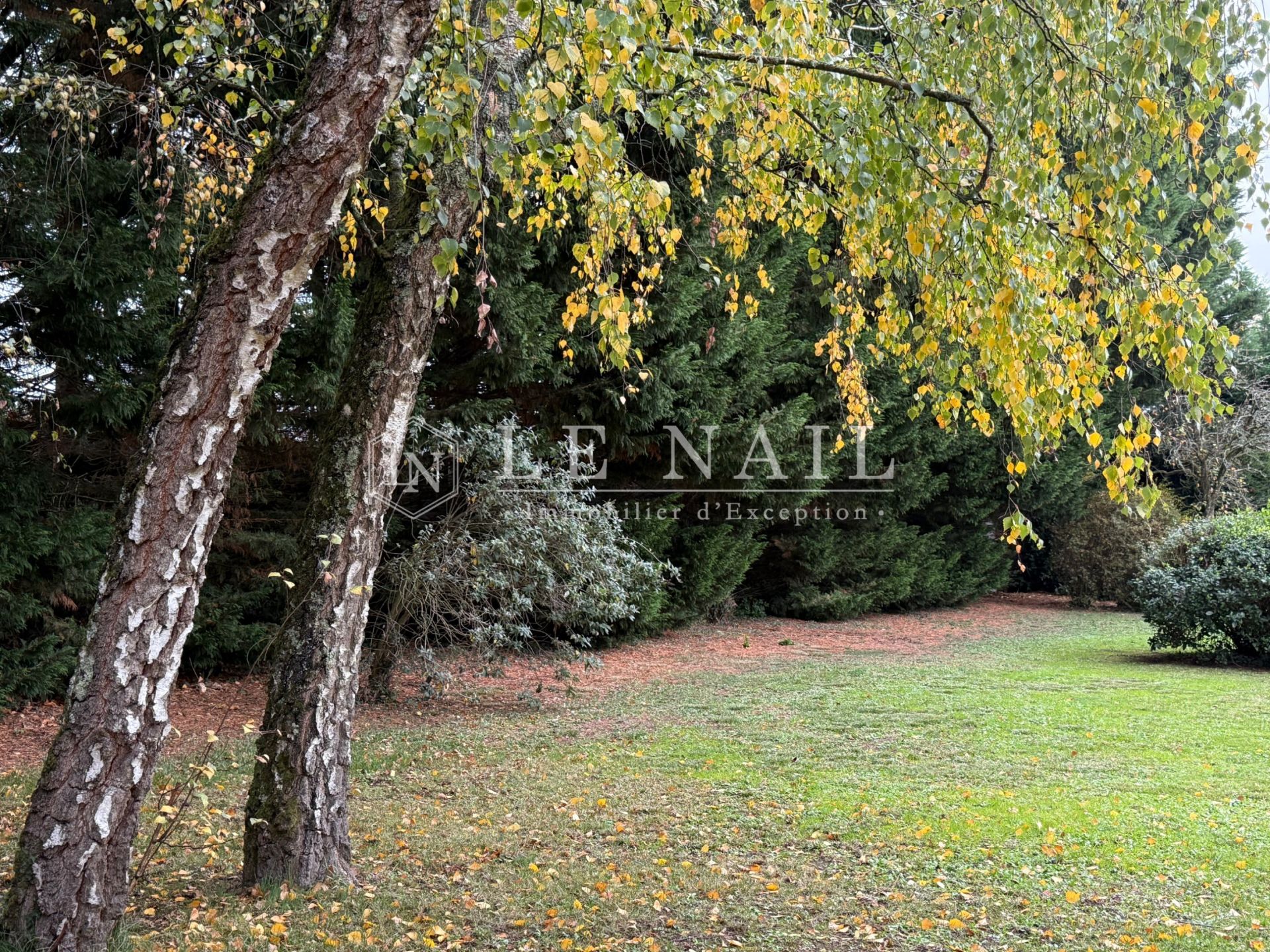 mansion 7 rooms for sale on EVRON (53600)