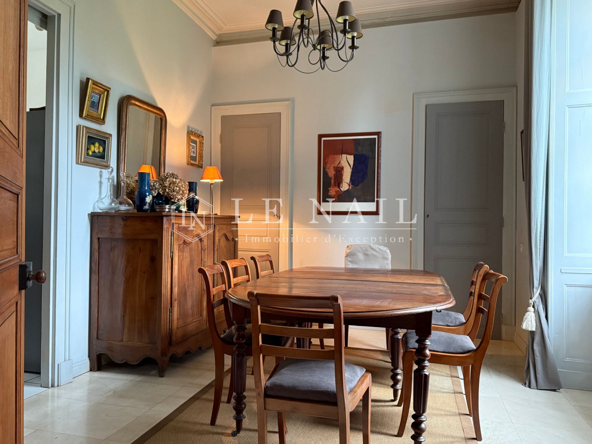 mansion 7 rooms for sale on EVRON (53600)