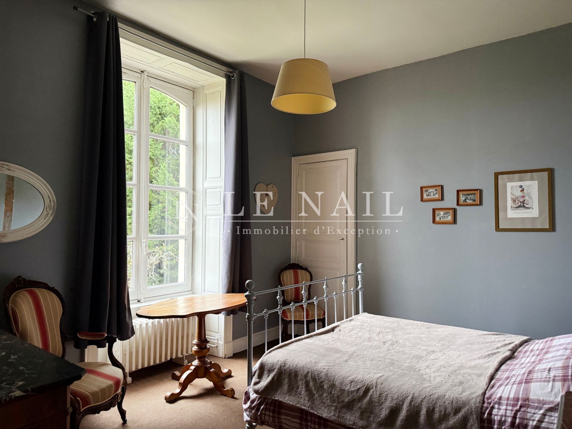 mansion 7 rooms for sale on EVRON (53600)