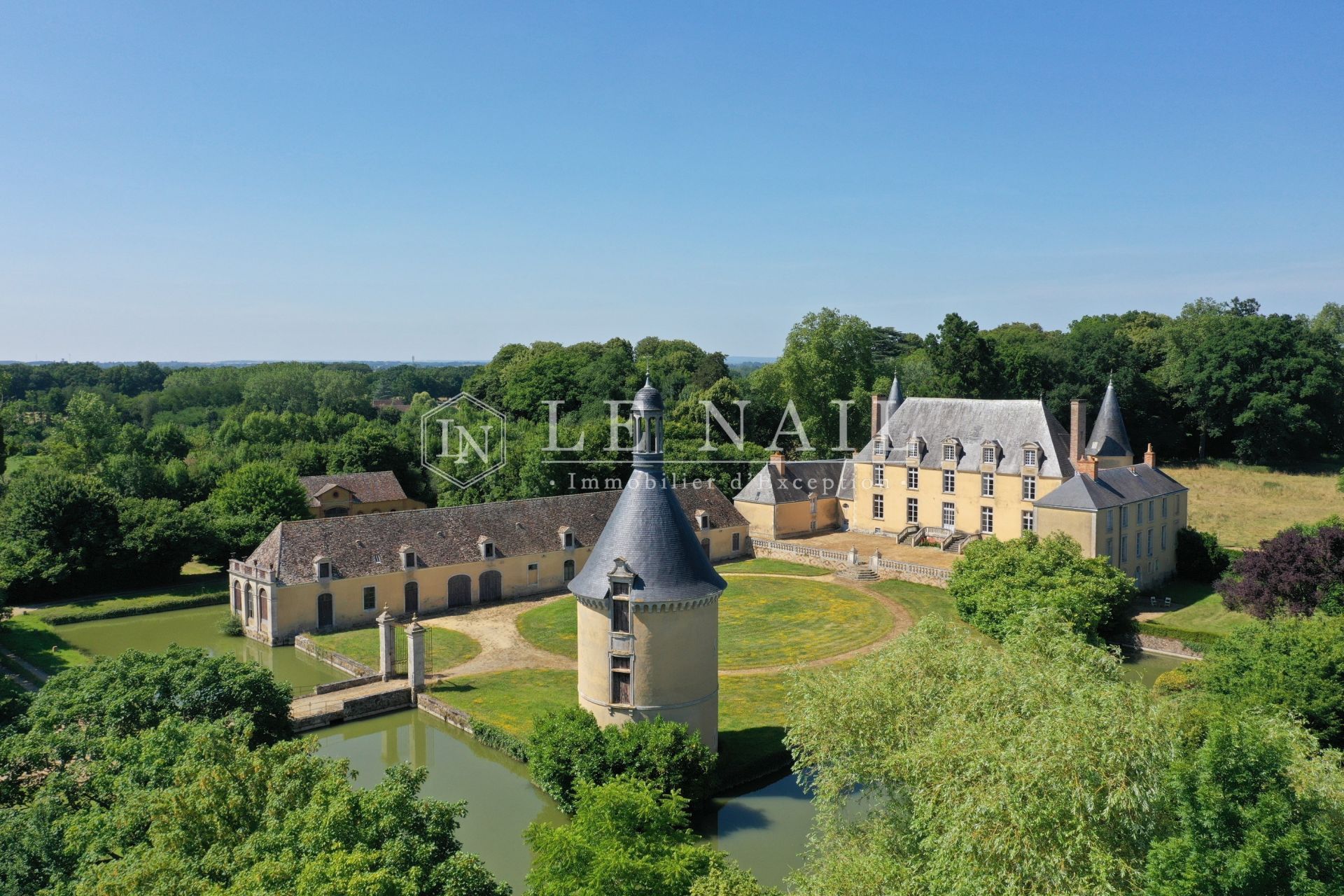 château 23 pièces en vente à LE MANS (72000)