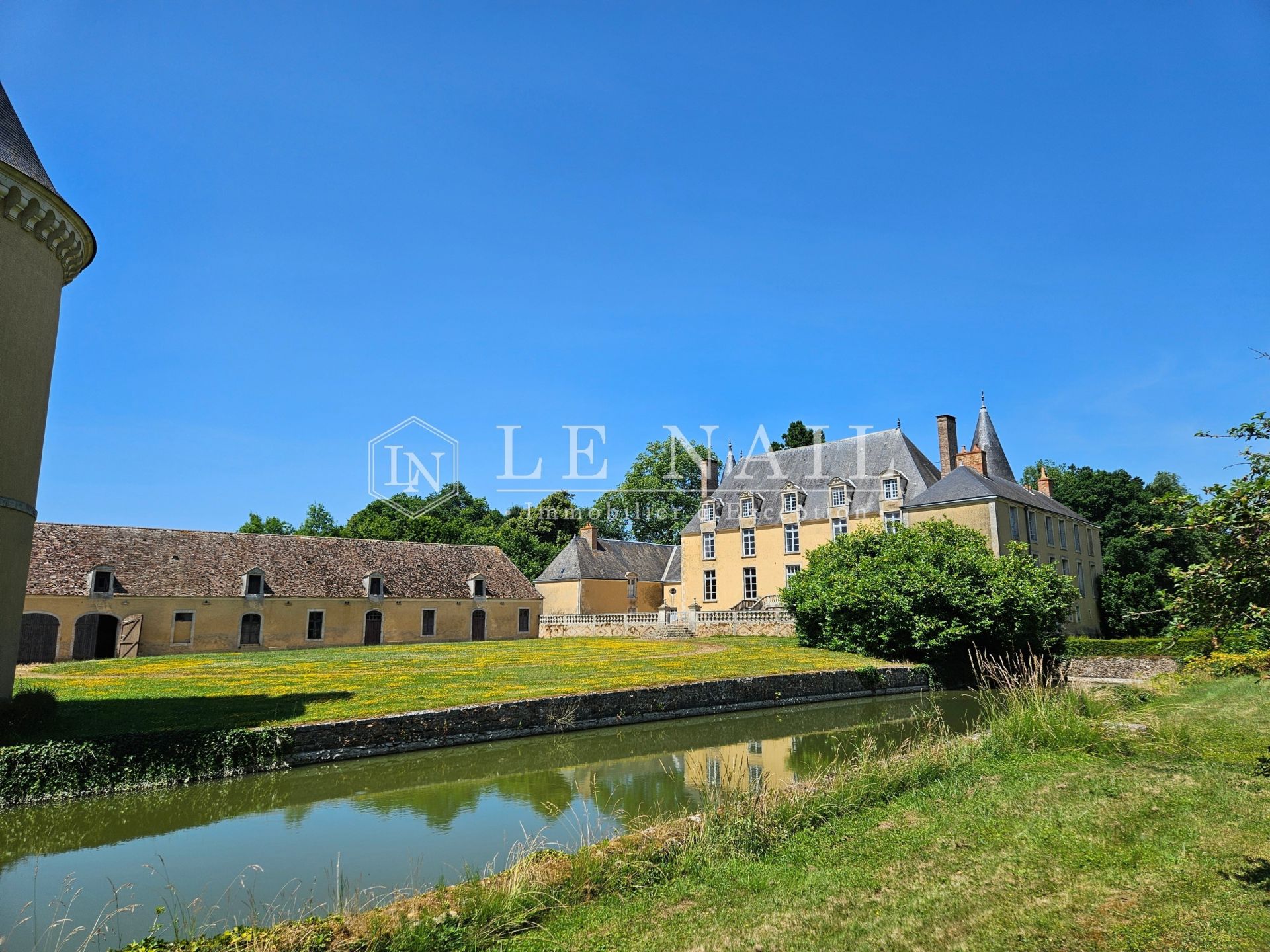 château 23 pièces en vente à LE MANS (72000)