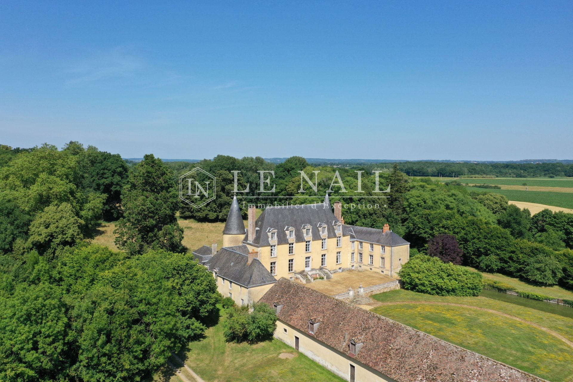 château 23 pièces en vente à LE MANS (72000)