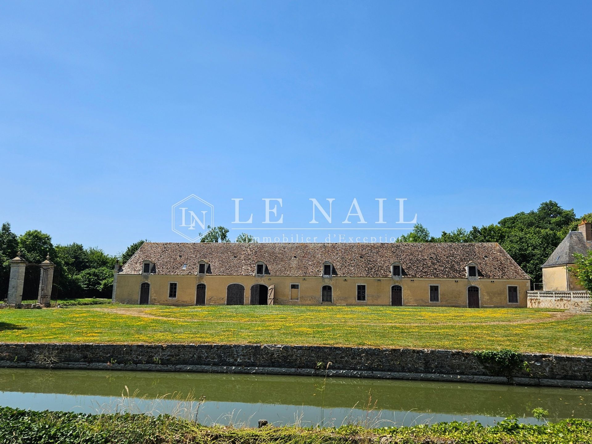 château 23 pièces en vente à LE MANS (72000)