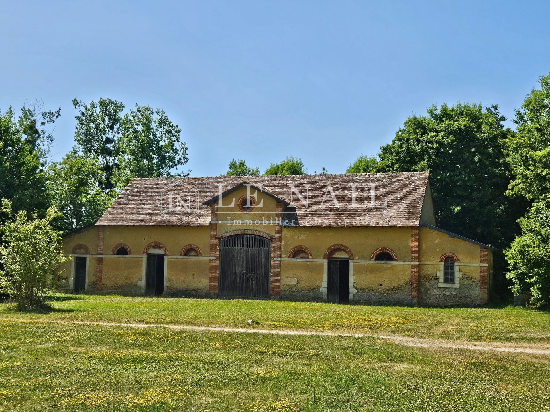 château 23 pièces en vente à LE MANS (72000)