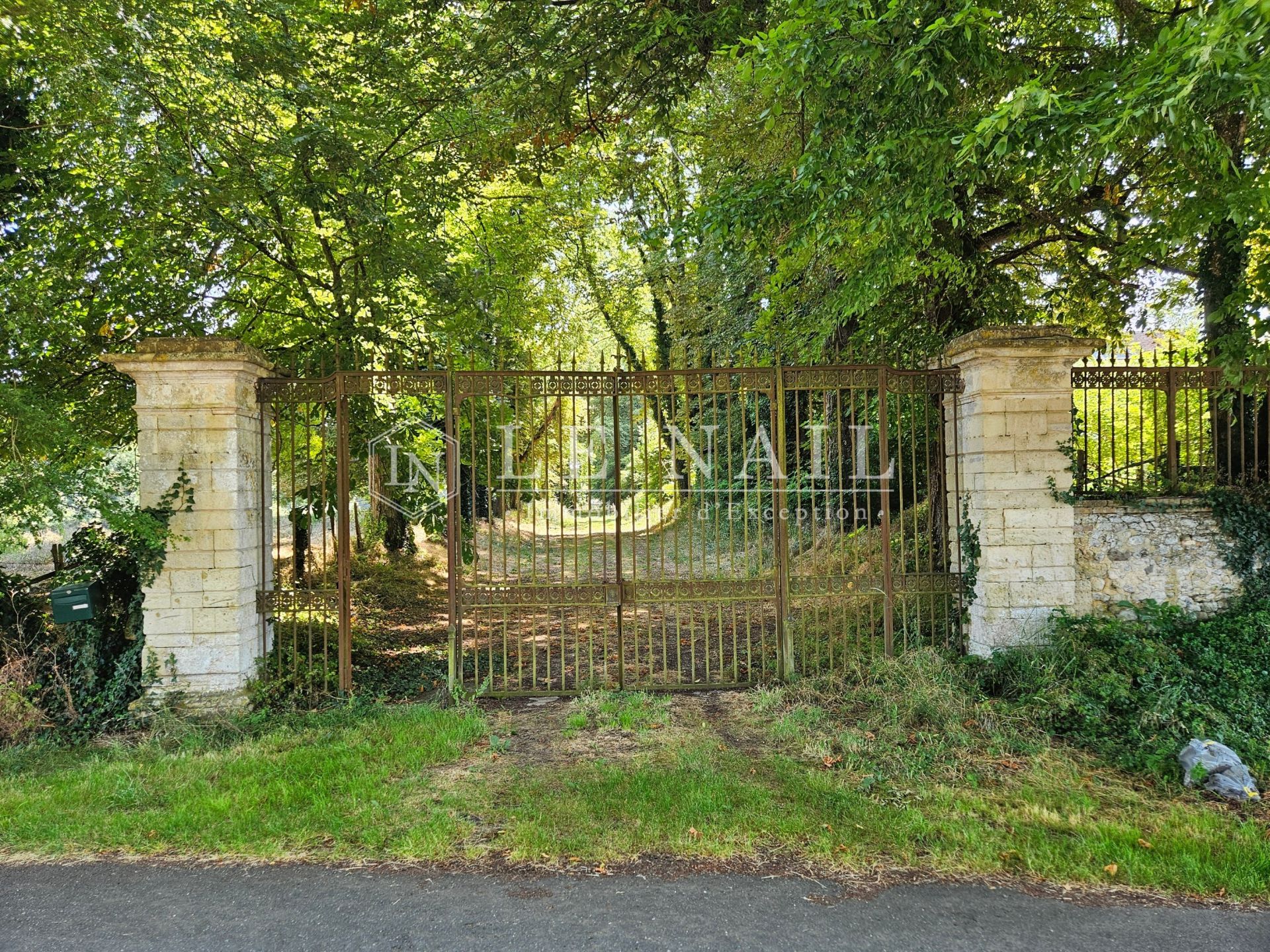 château 23 pièces en vente à LE MANS (72000)