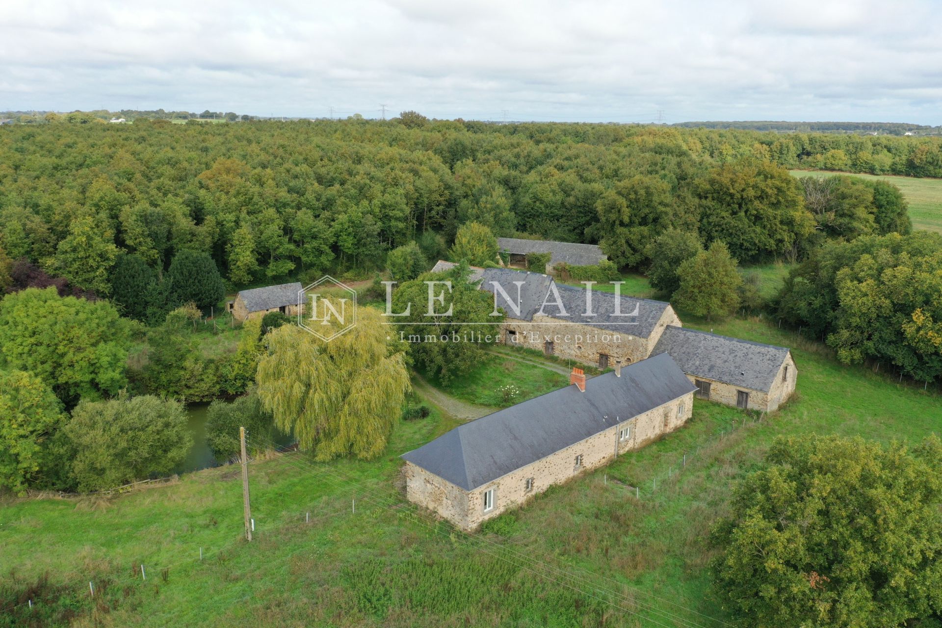 longère 8 pièces en vente à HOUSSAY (53360)