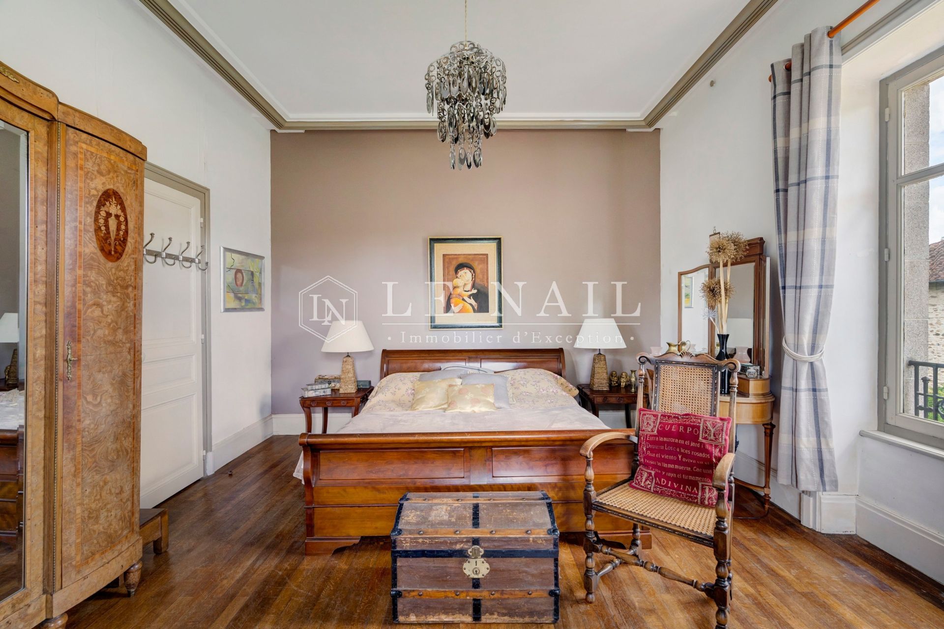 castle 12 rooms for sale on CHALUS (87230)