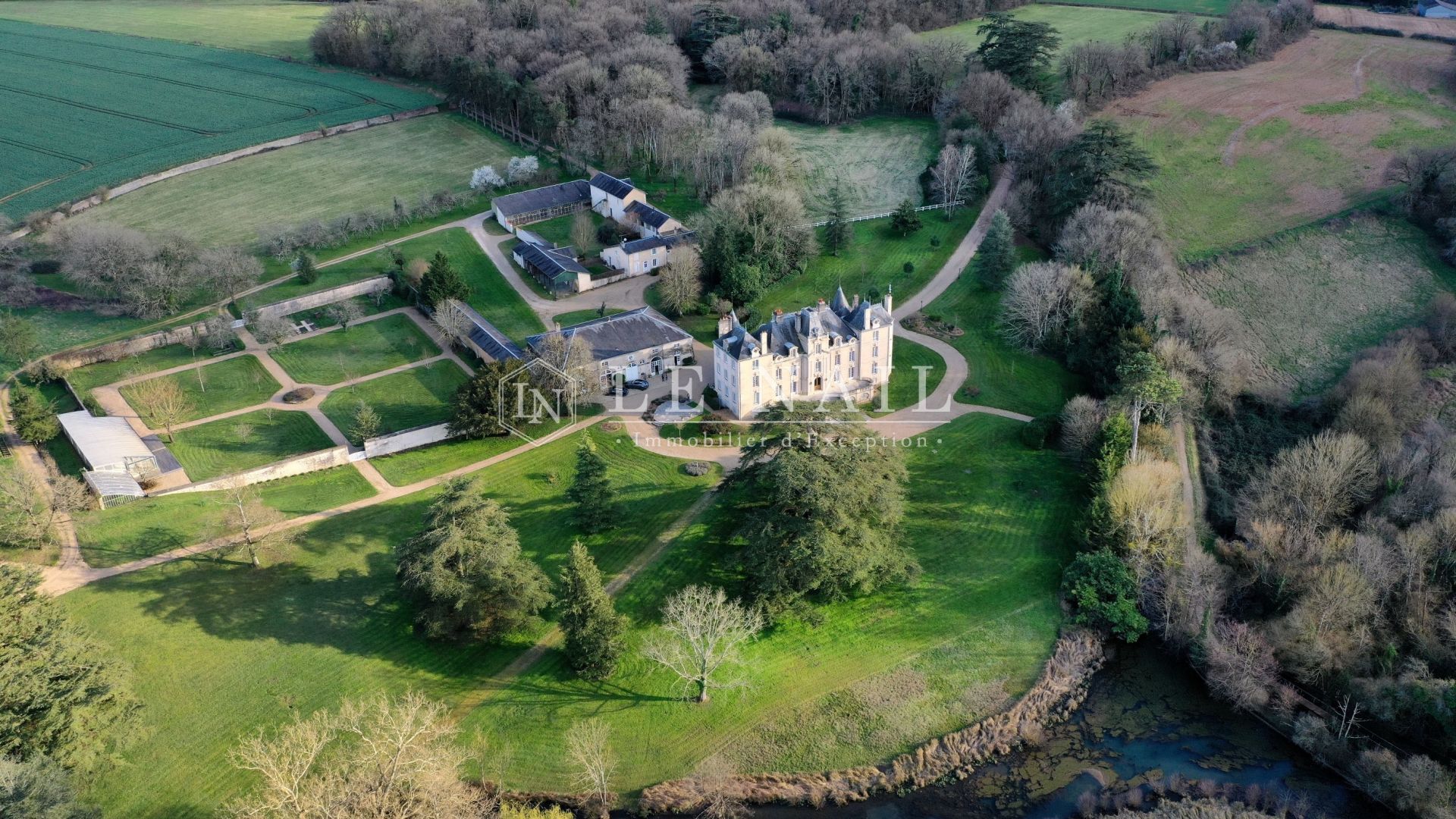 castle 22 rooms for sale on POITIERS (86000)