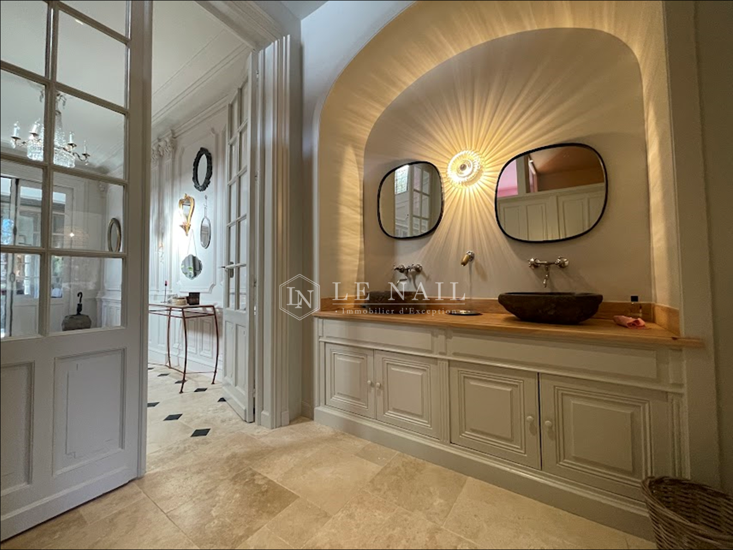 castle 22 rooms for sale on POITIERS (86000)