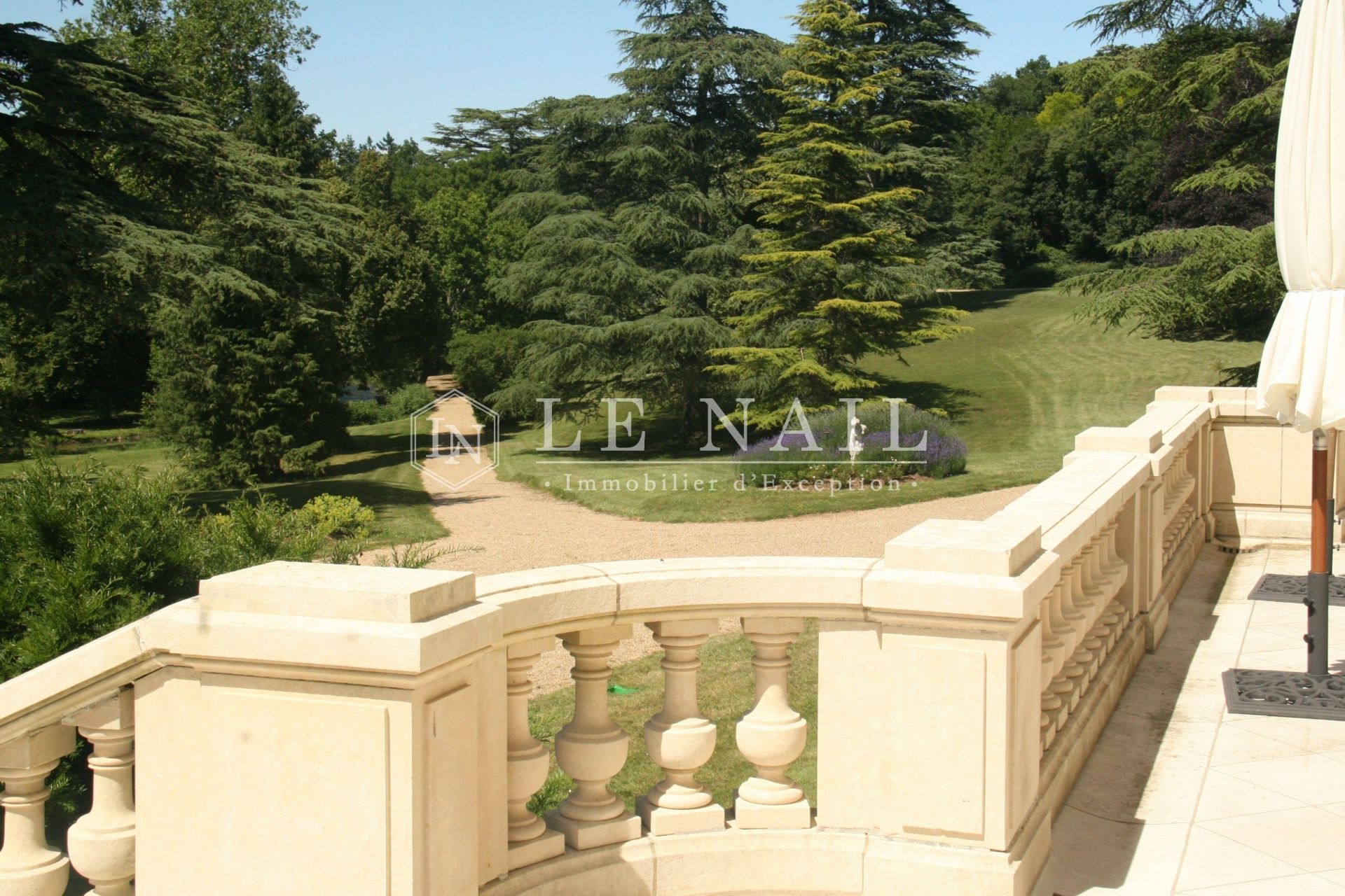 castle 22 rooms for sale on POITIERS (86000)