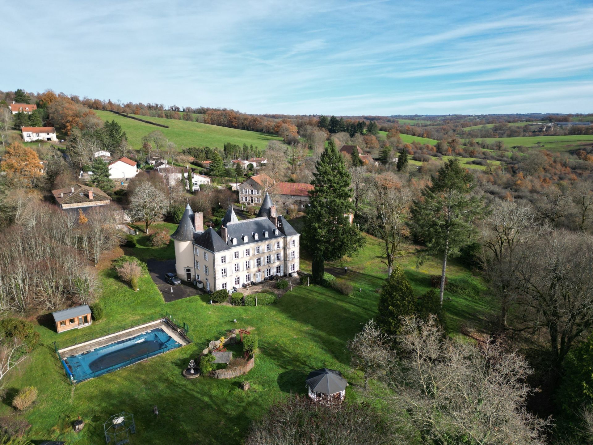 castle 15 rooms for sale on LIMOGES (87000)