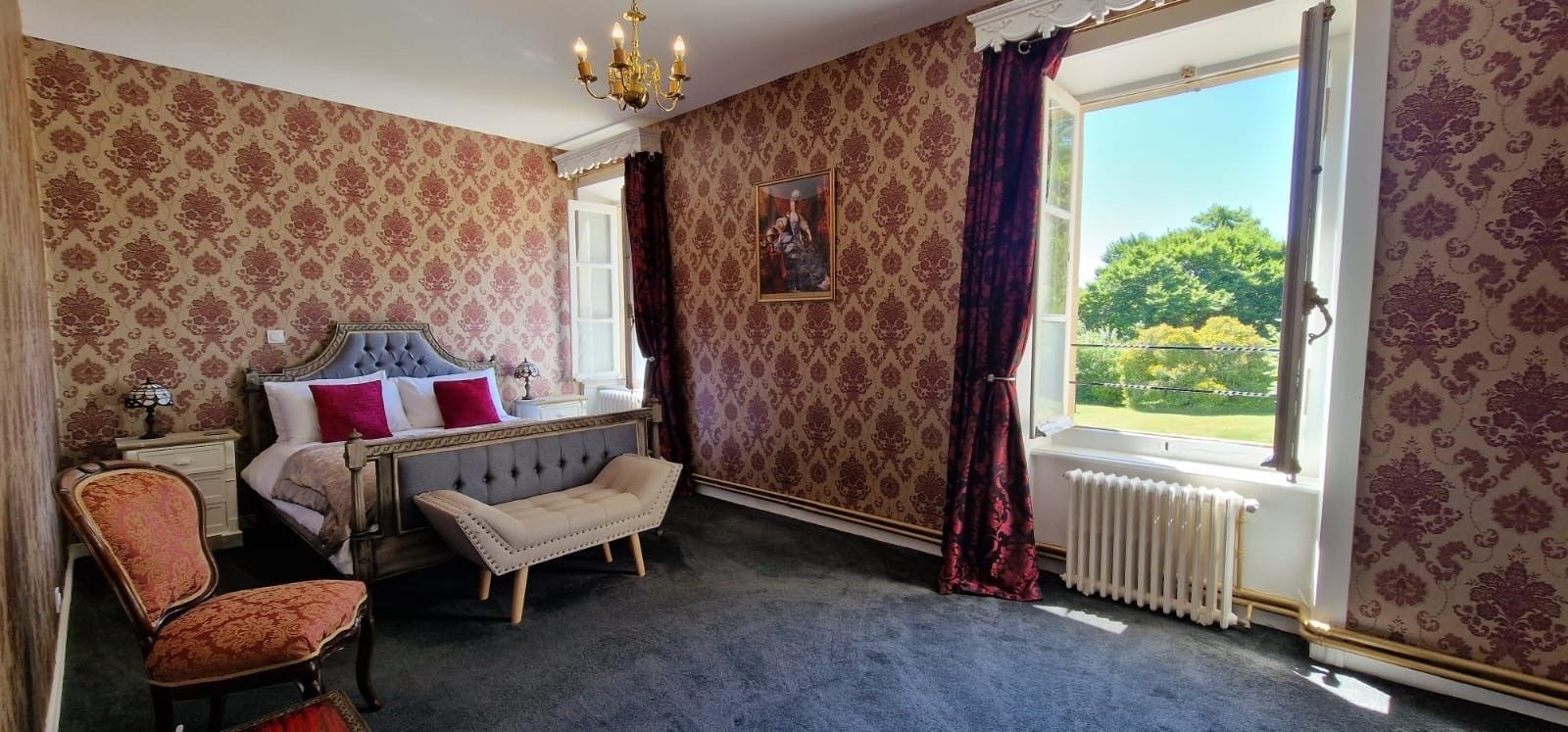 castle 15 rooms for sale on LIMOGES (87000)