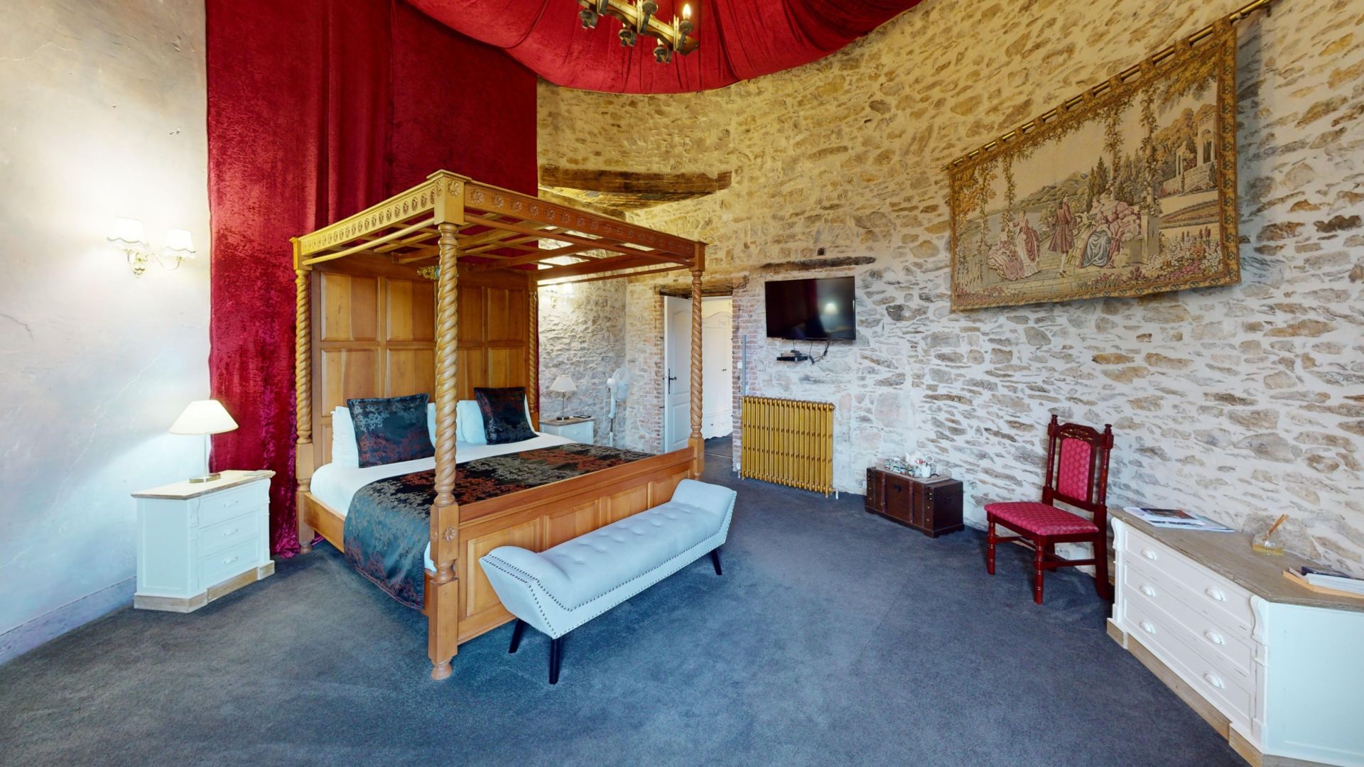 castle 15 rooms for sale on LIMOGES (87000)