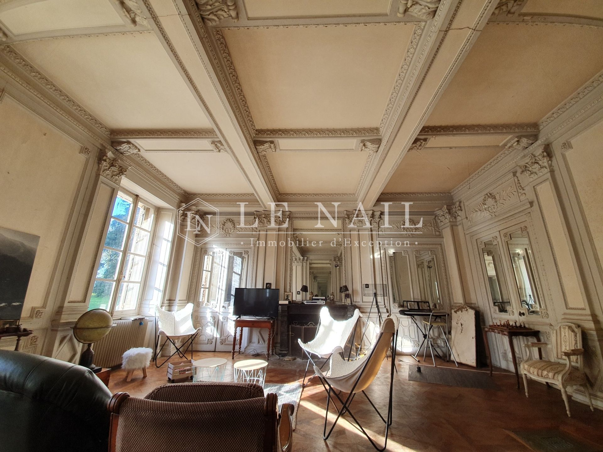 château 14 pièces en vente à ERNEE (53500)