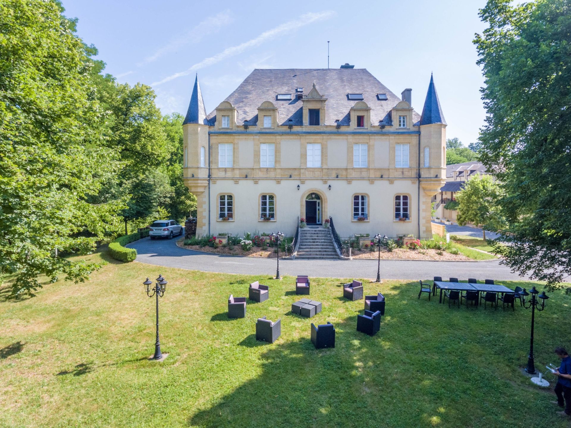 castle 30 rooms for sale on MONTIGNAC (24290)