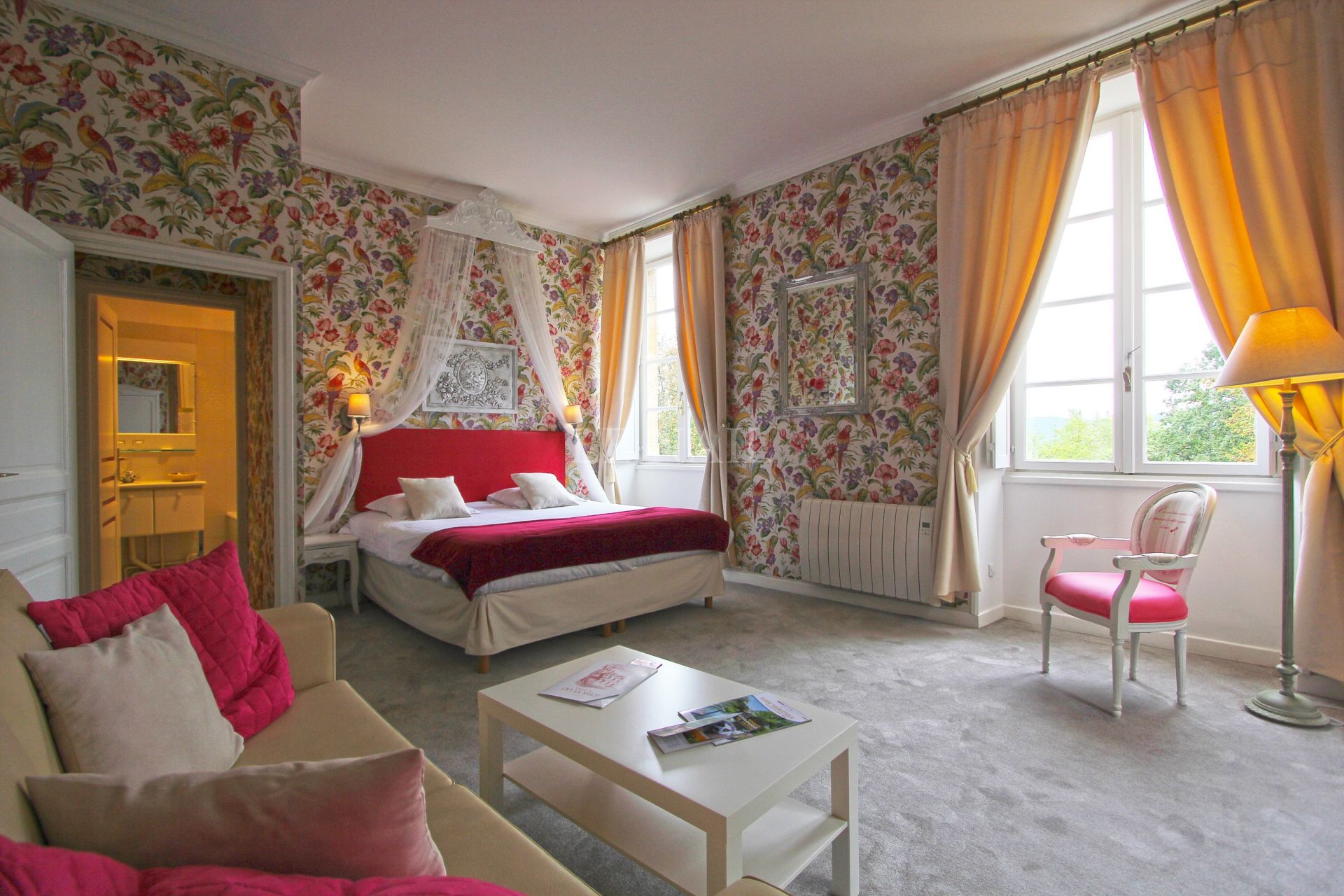 castle 30 rooms for sale on MONTIGNAC (24290)