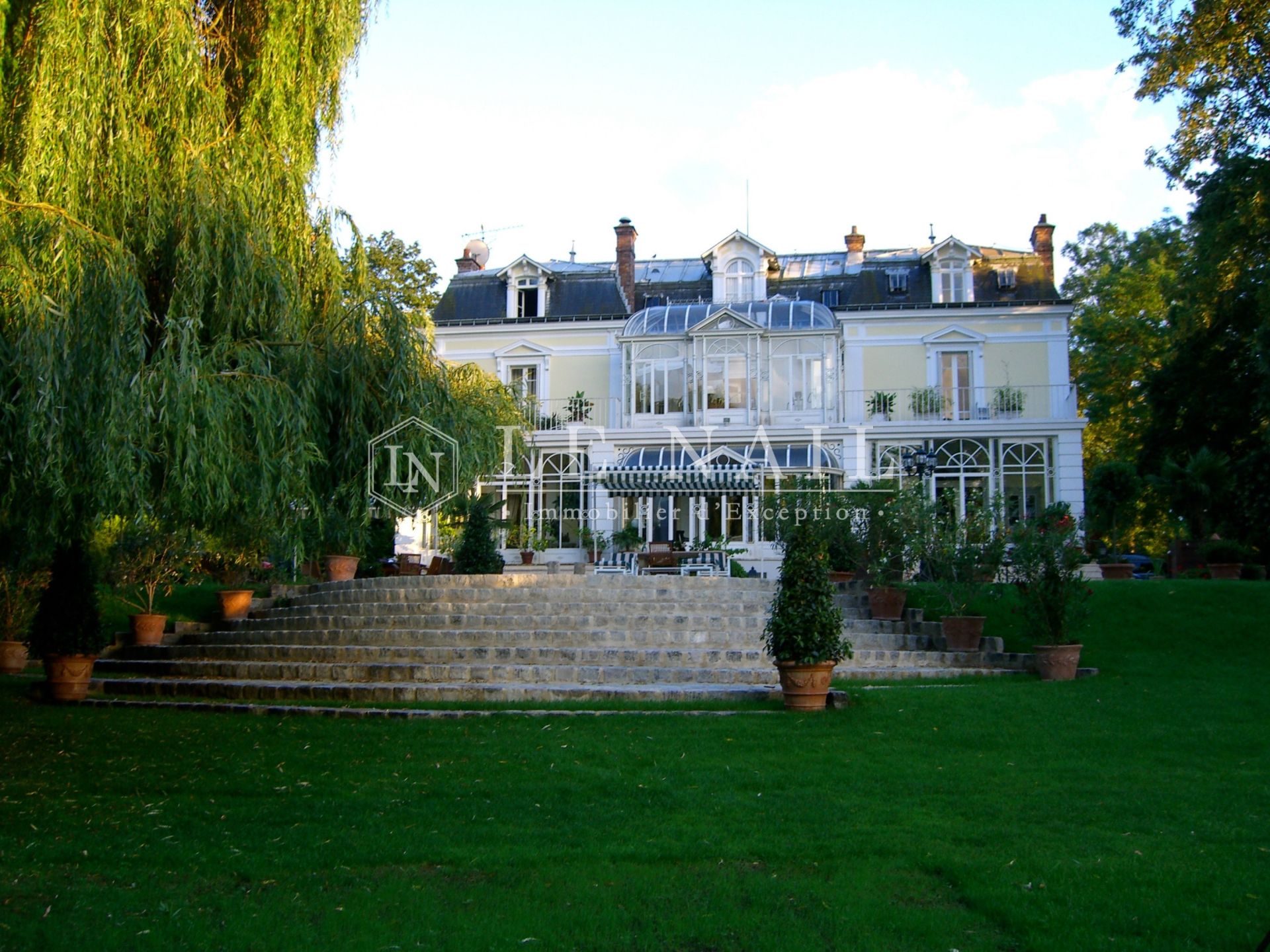 hôtel particulier 20 pièces en vente à MELUN (77000)