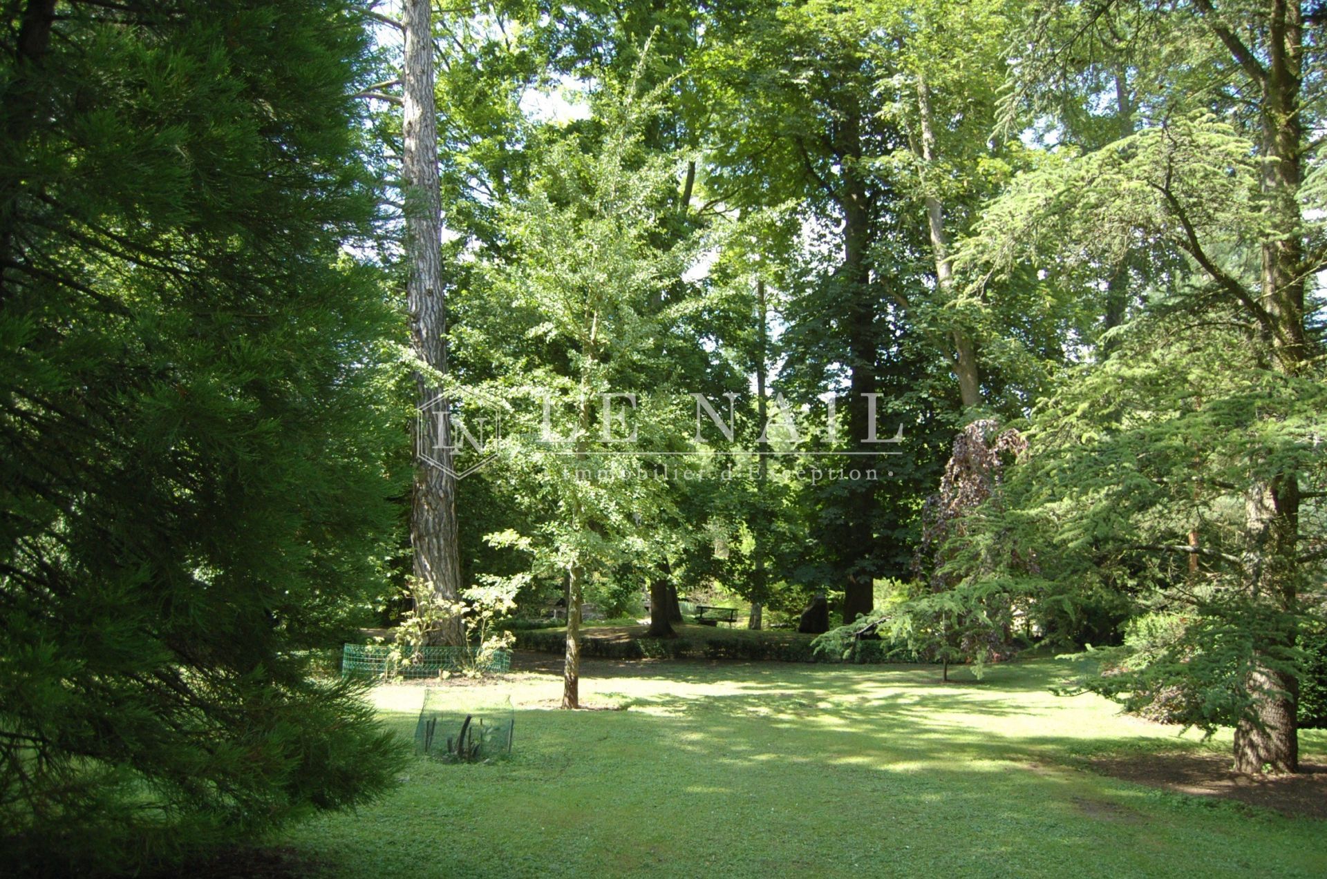 hôtel particulier 20 pièces en vente à MELUN (77000)