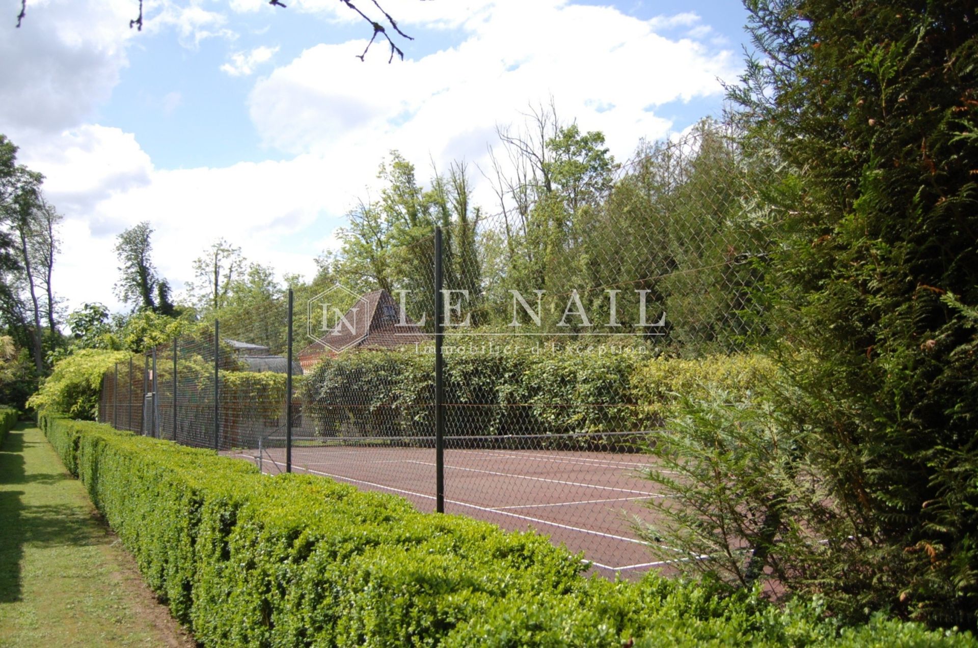 hôtel particulier 20 pièces en vente à MELUN (77000)