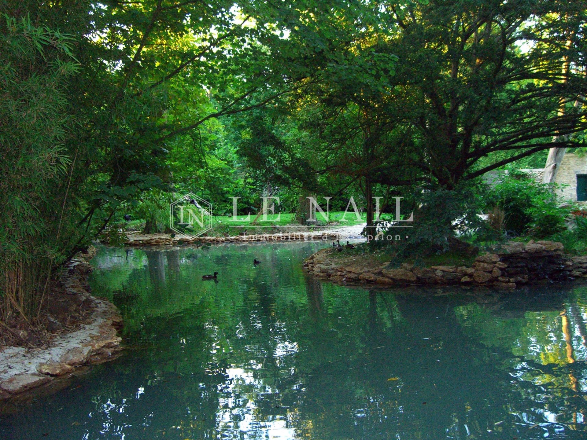 hôtel particulier 20 pièces en vente à MELUN (77000)