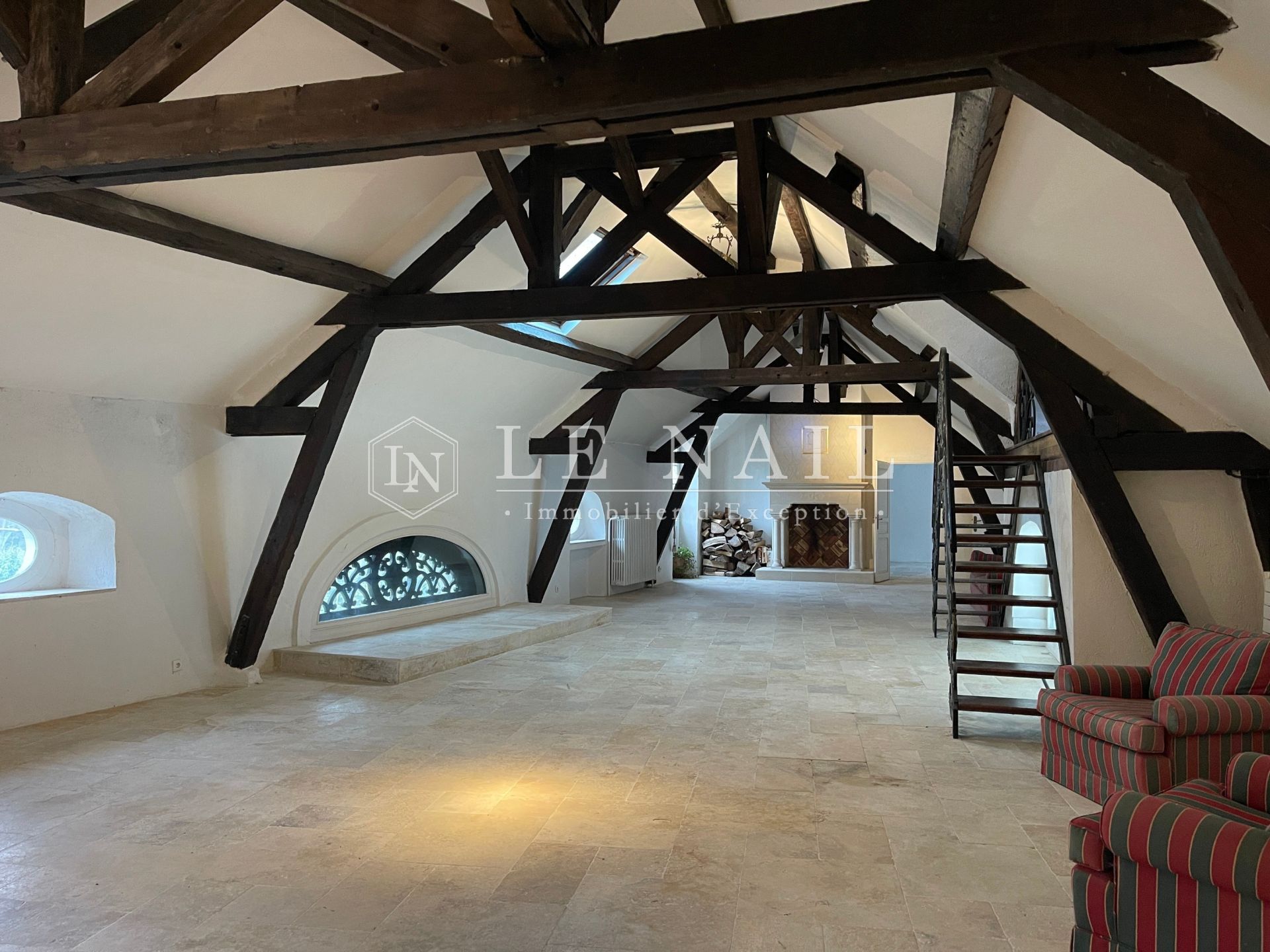 hôtel particulier 20 pièces en vente à MELUN (77000)