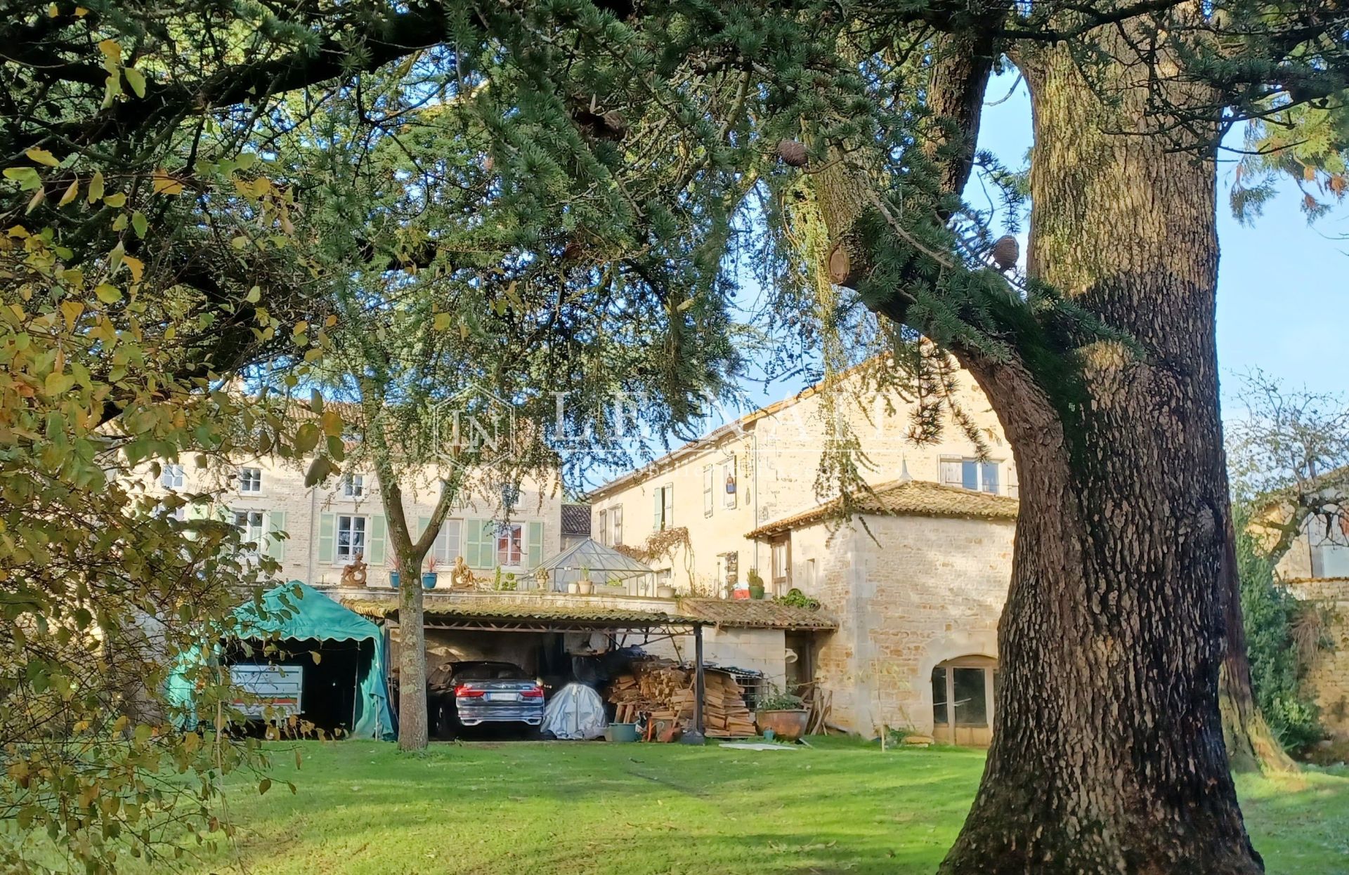 house 12 rooms for sale on VALENCE EN POITOU (86700)