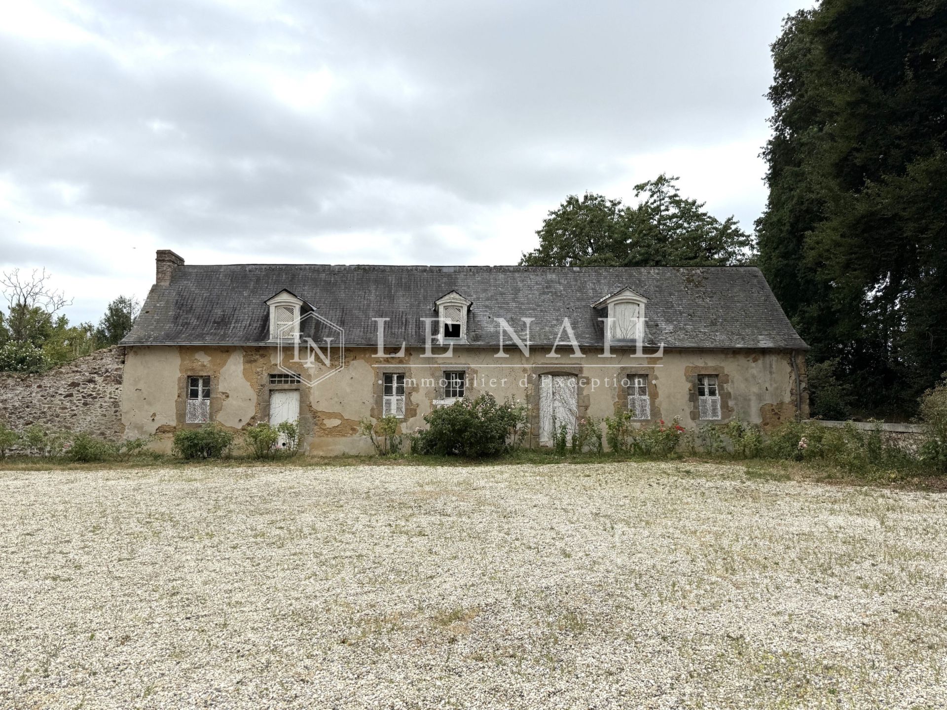 maison bourgeoise 15 pièces en vente à LAVAL (53000)