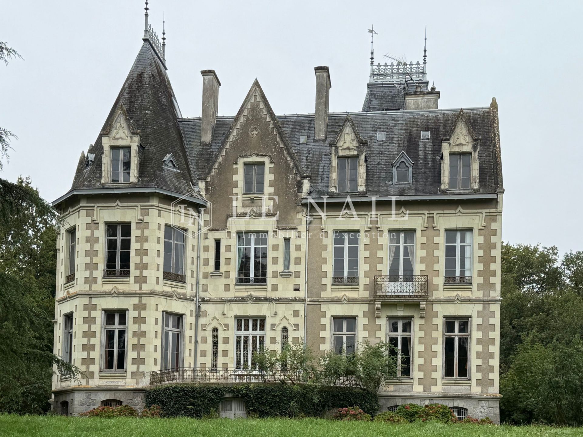 château 19 pièces en vente à ANGERS (49000)