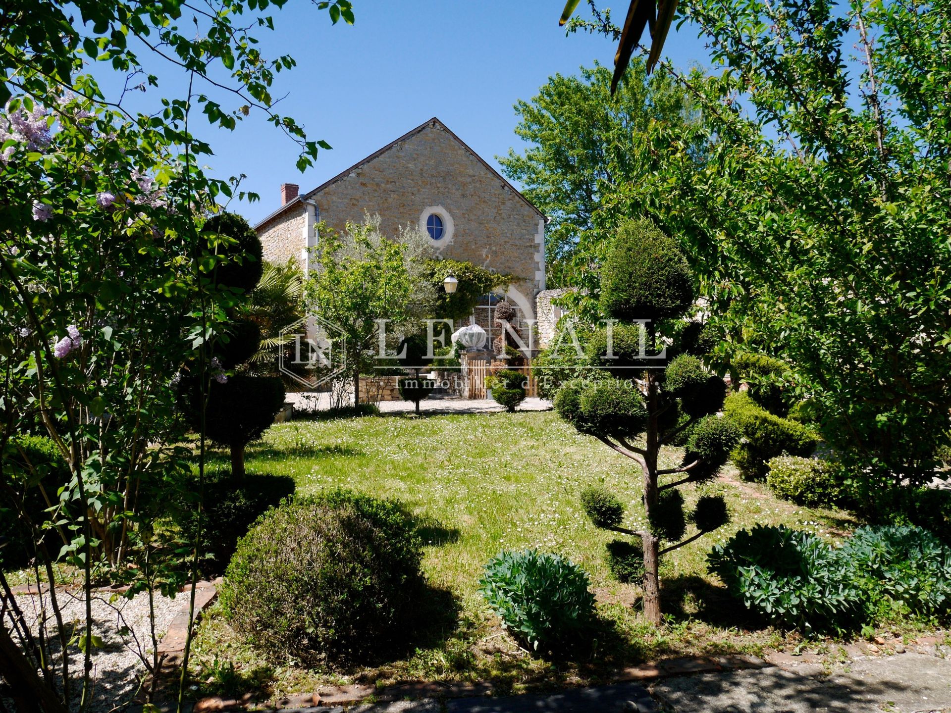 house 8 rooms for sale on NEUVY ST SEPULCHRE (36230)