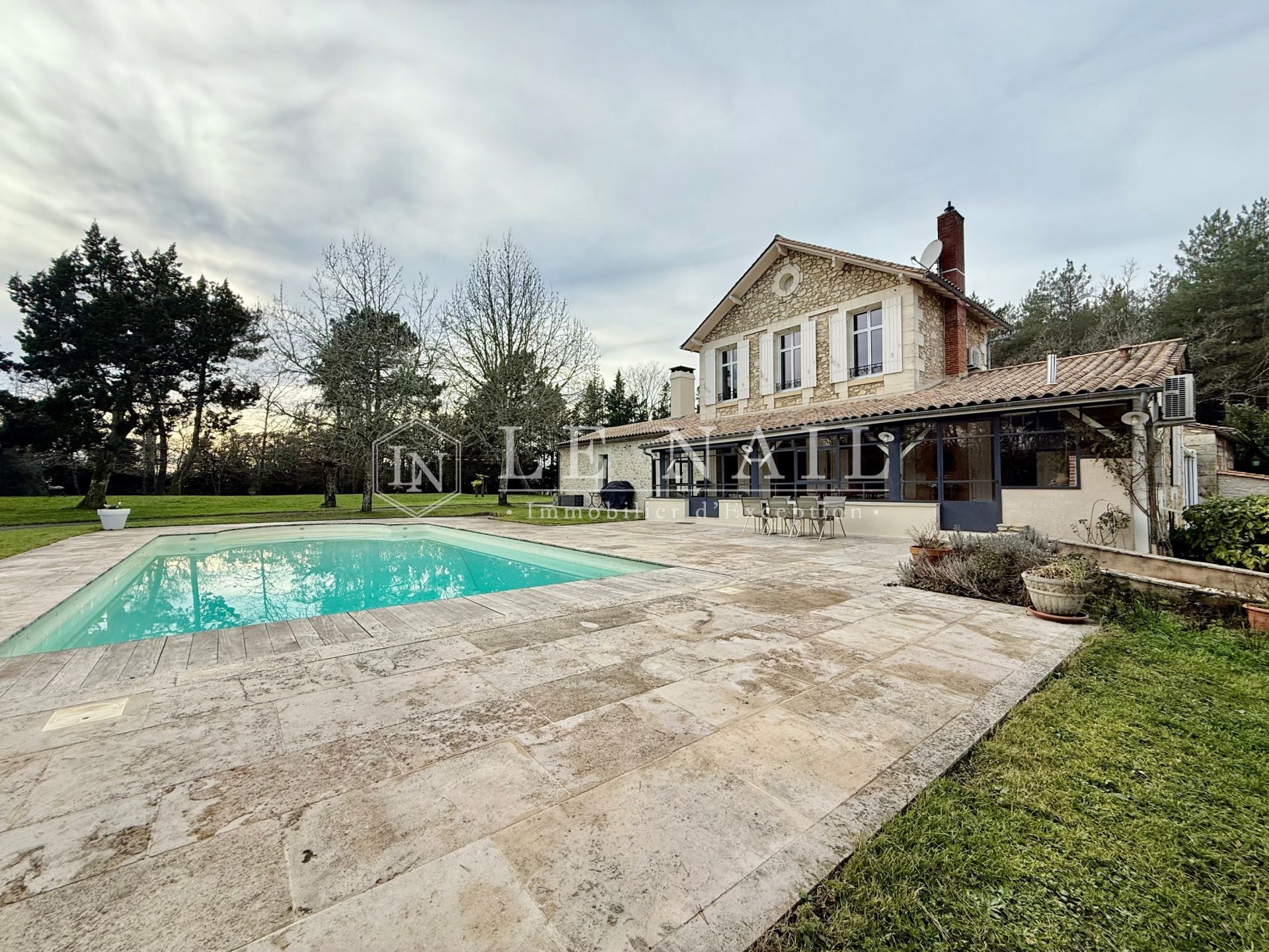 villa 13 rooms for sale on BERGERAC (24100)