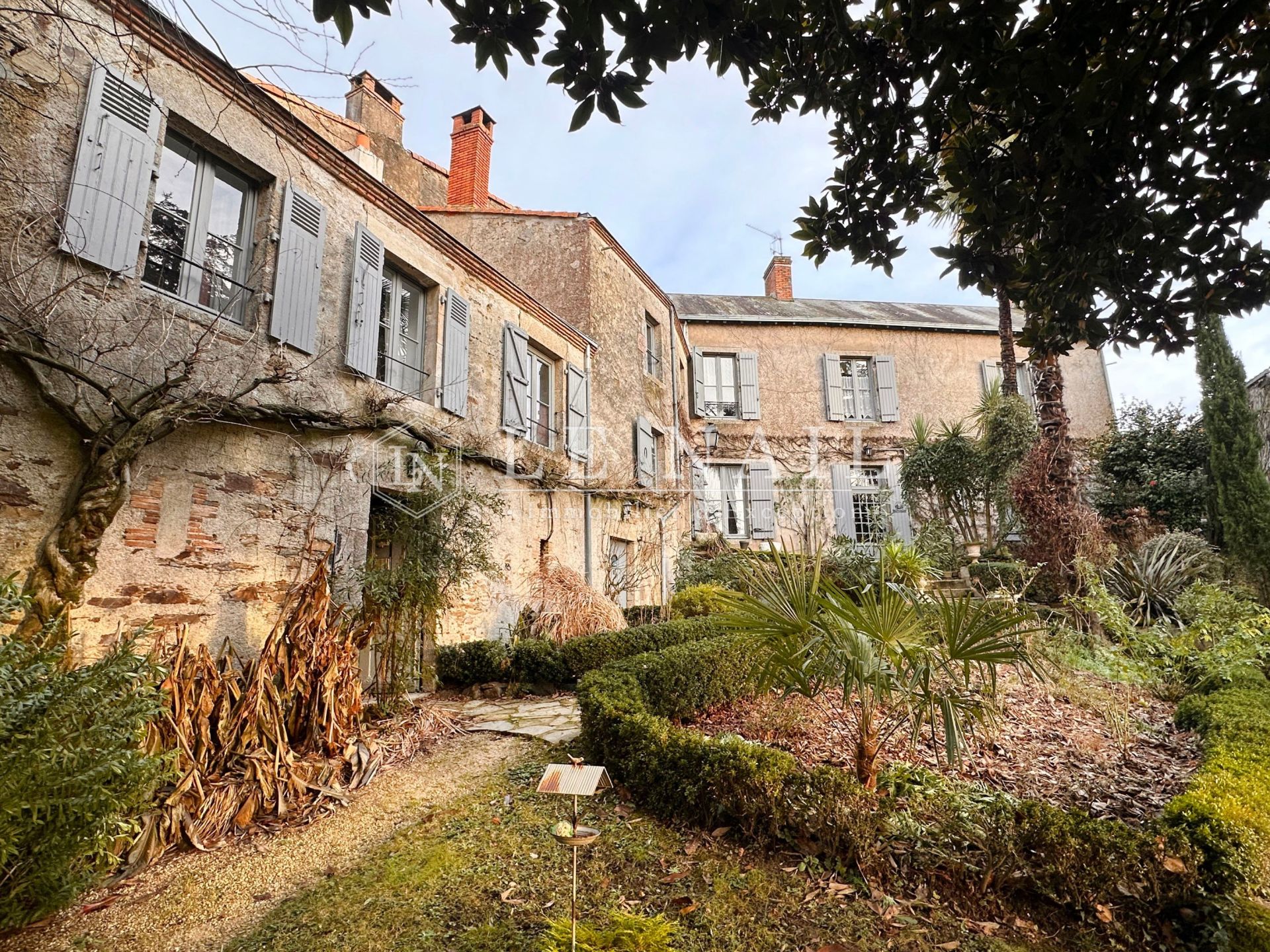 house 6 rooms for sale on MONTAIGU (85600)