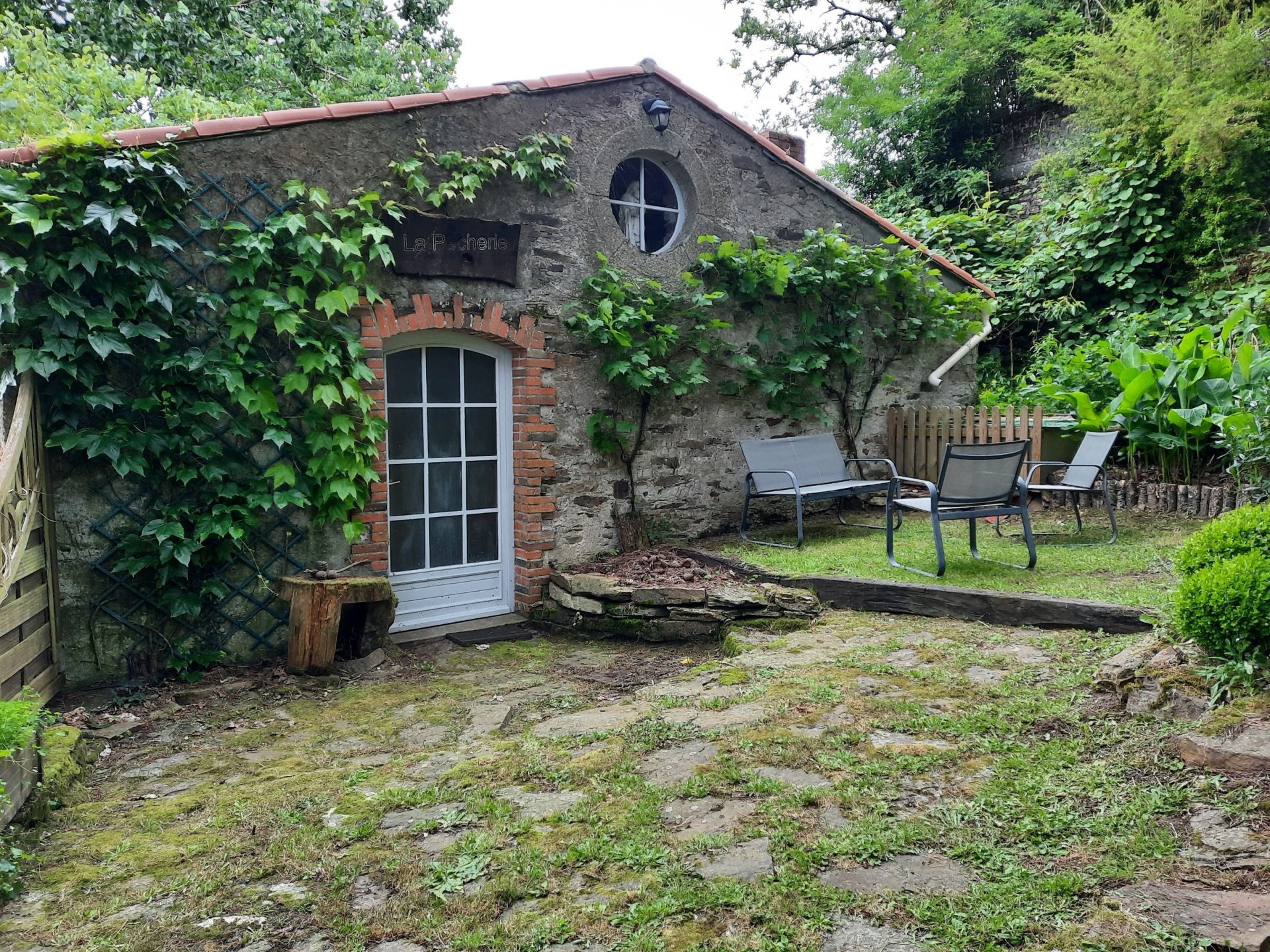 house 6 rooms for sale on MONTAIGU (85600)