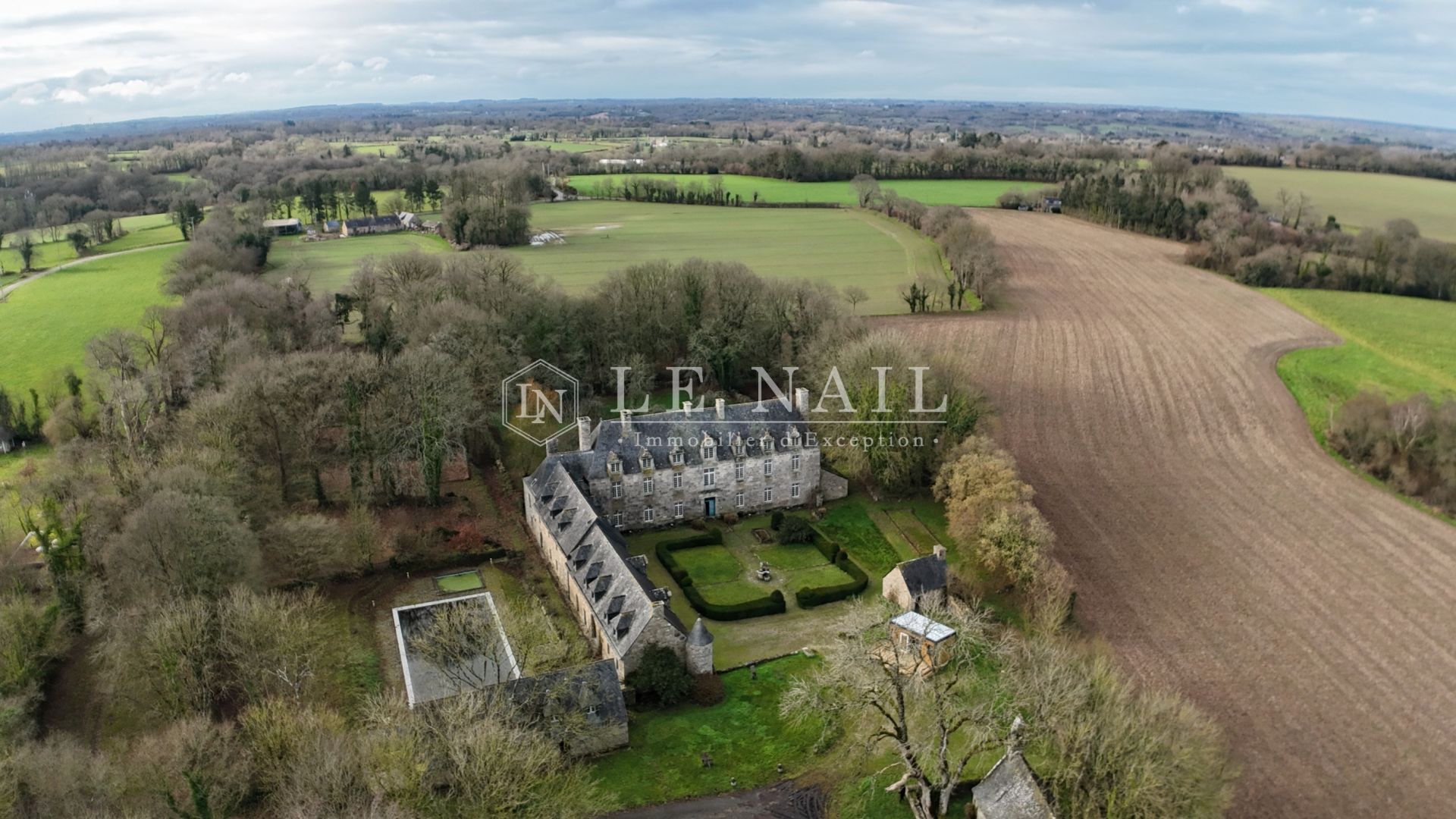 manoir 35 pièces en vente à GUINGAMP (22200)