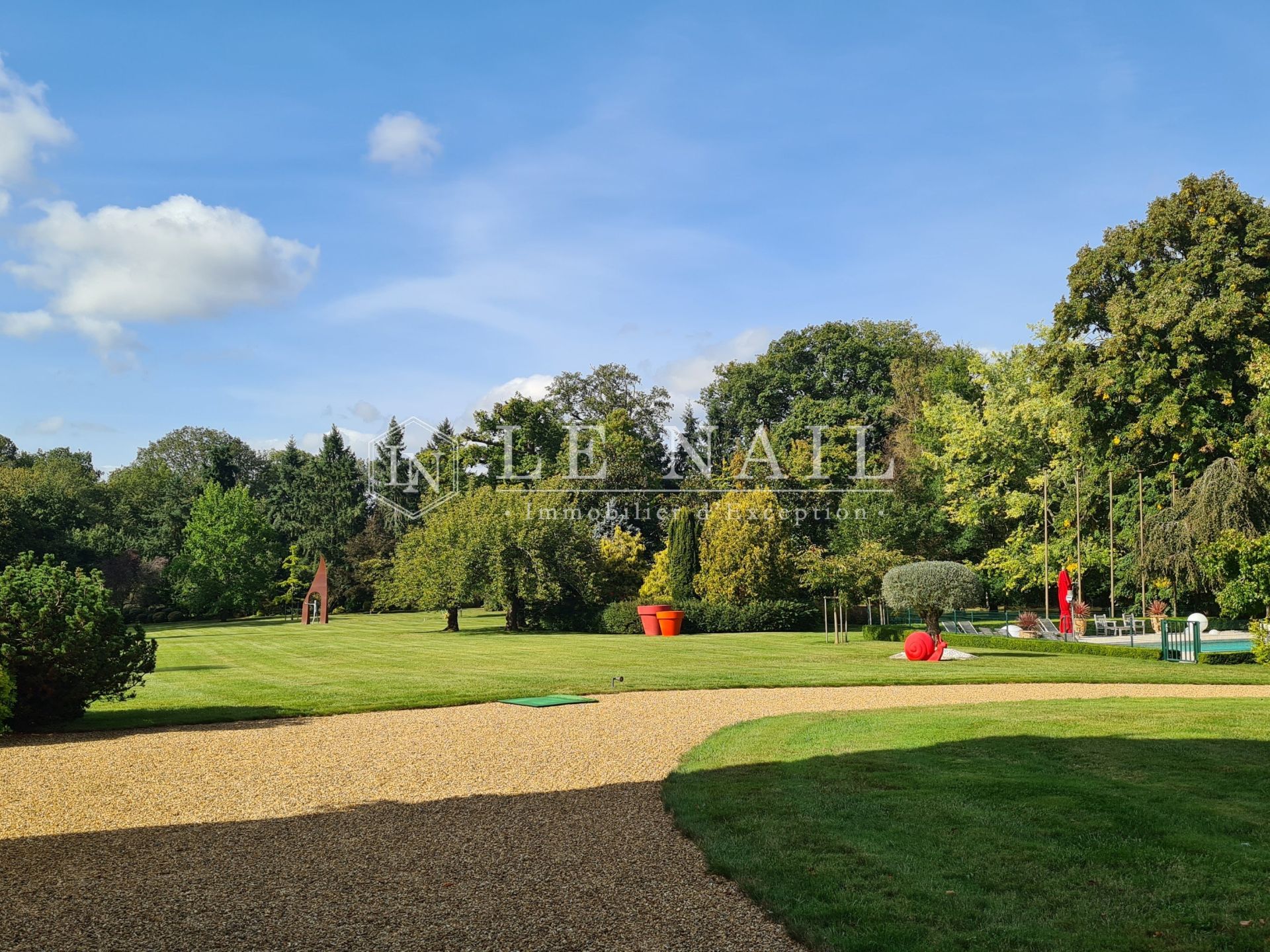 castle 13 rooms for sale on LE MANS (72000)