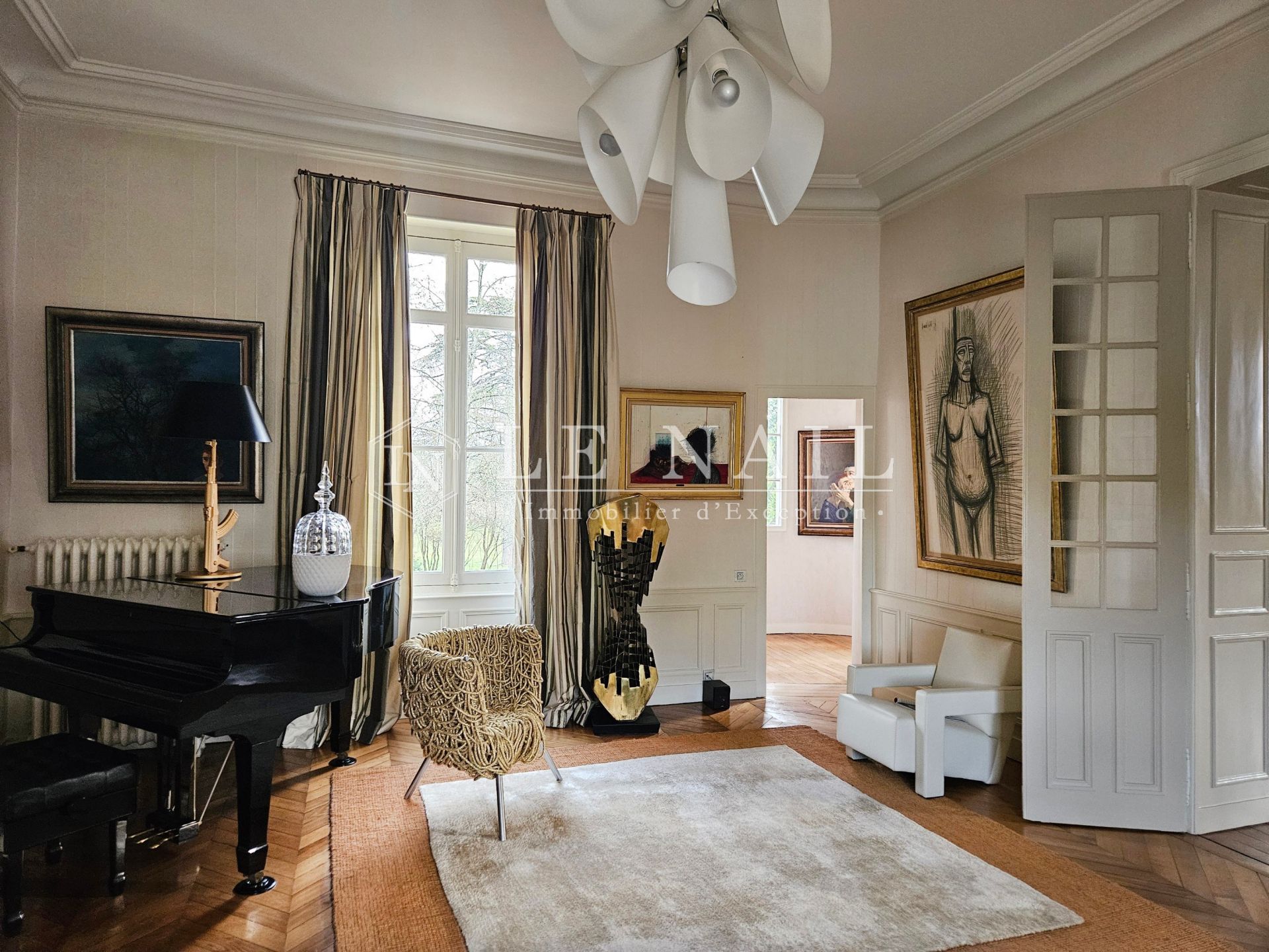 castle 13 rooms for sale on LE MANS (72000)