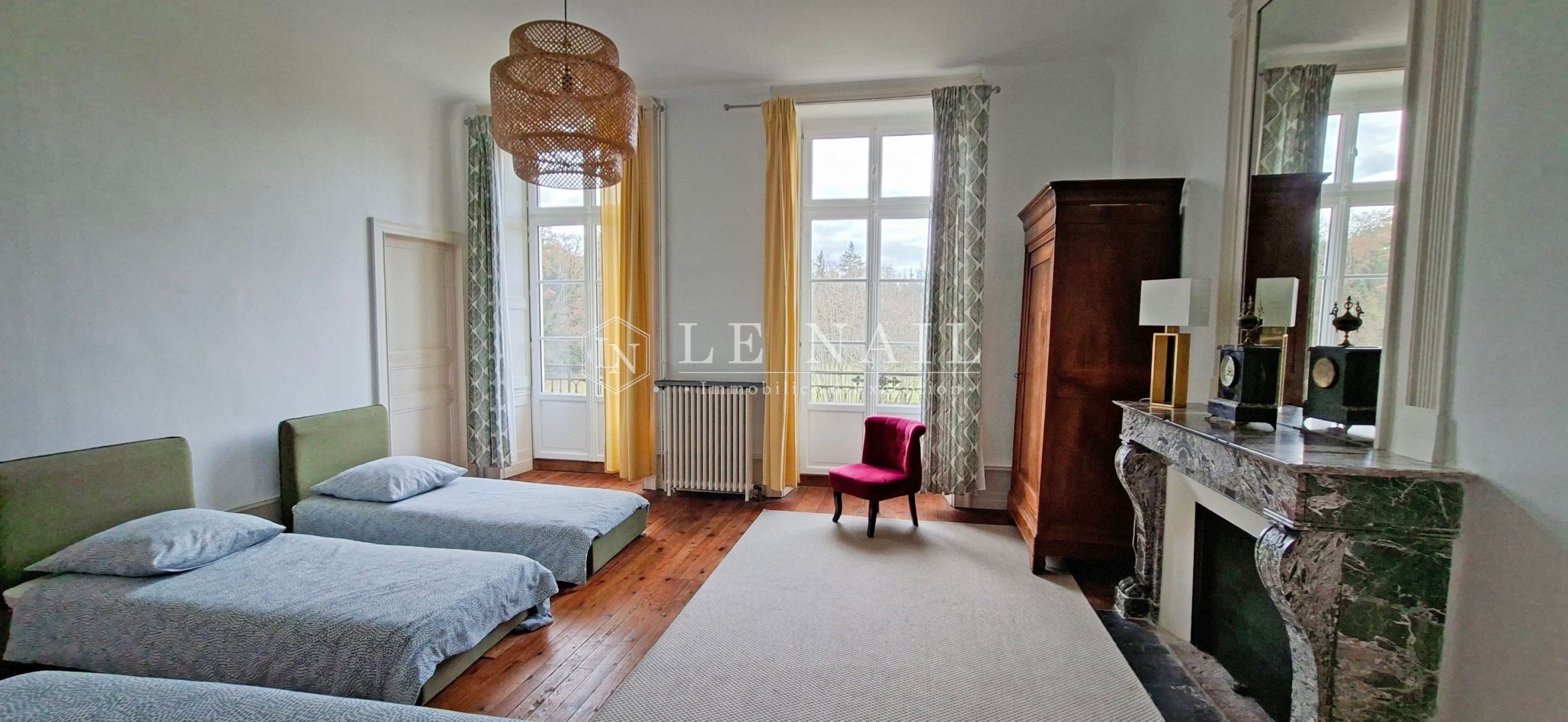 castle 17 rooms for sale on NANTES (44000)