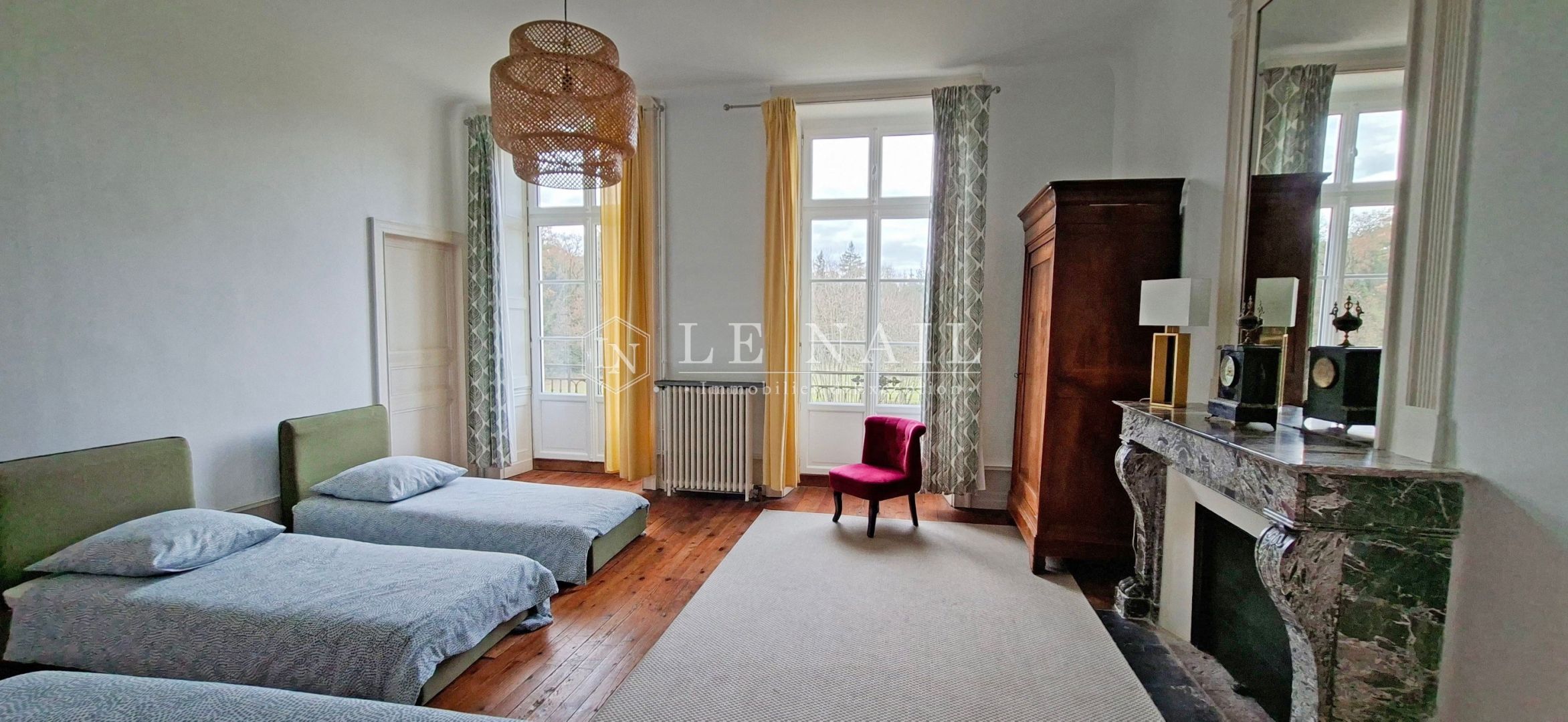 castle 17 rooms for sale on NANTES (44000)