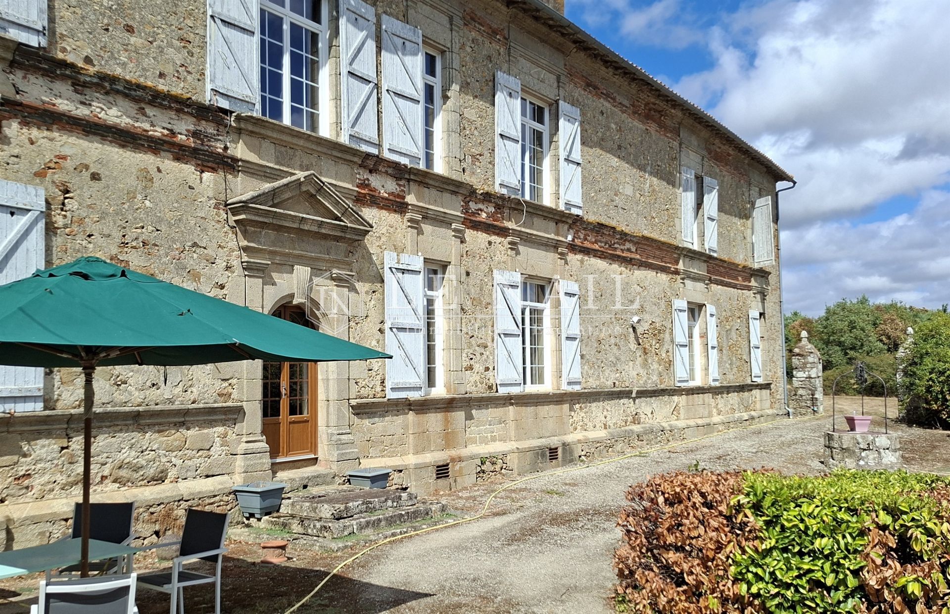 propriété 13 pièces en vente à LA ROCHE SUR YON (85000)