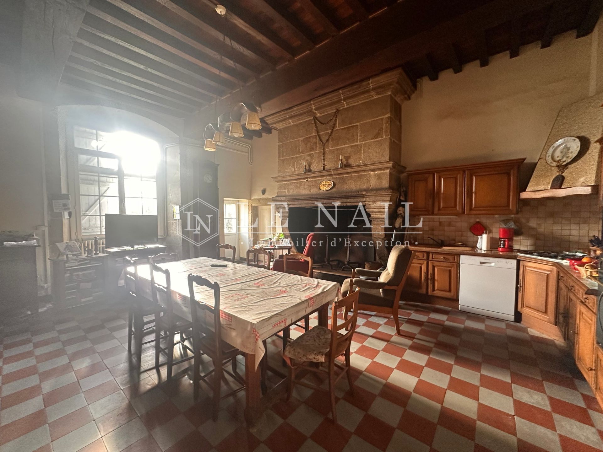 property 13 rooms for sale on LA ROCHE SUR YON (85000)