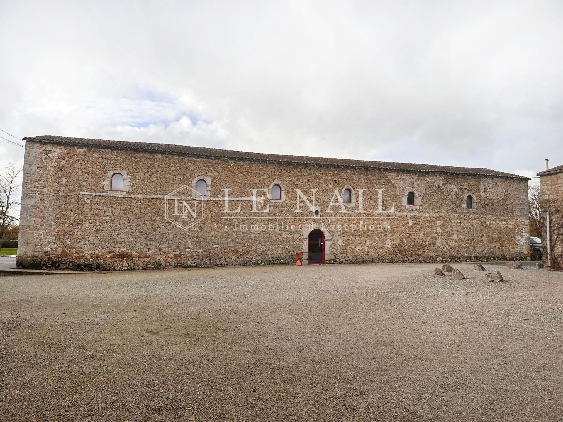 propriété 13 pièces en vente à LA ROCHE SUR YON (85000)