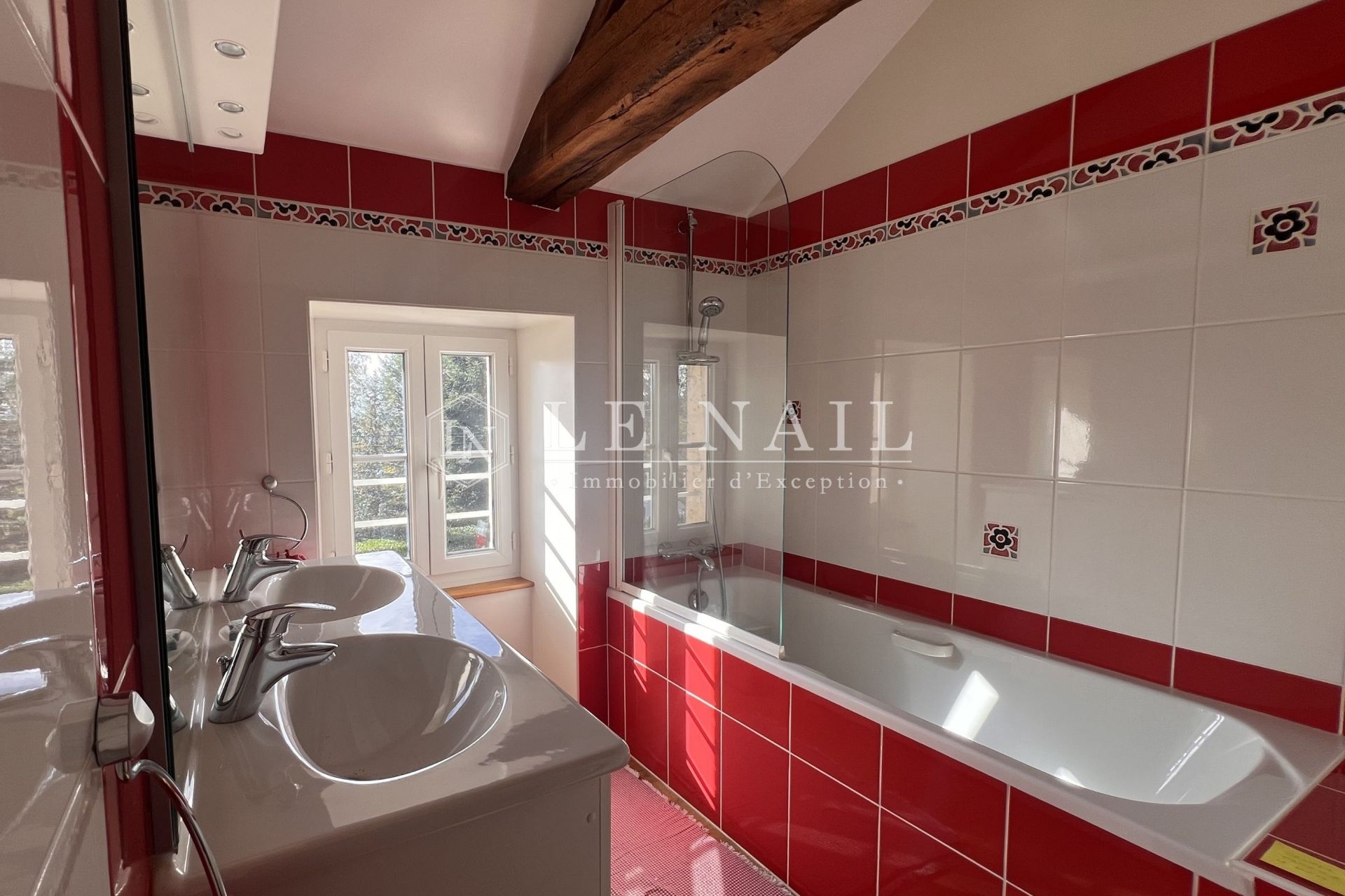 house 10 rooms for sale on LA ROCHEFOUCAULD (16110)